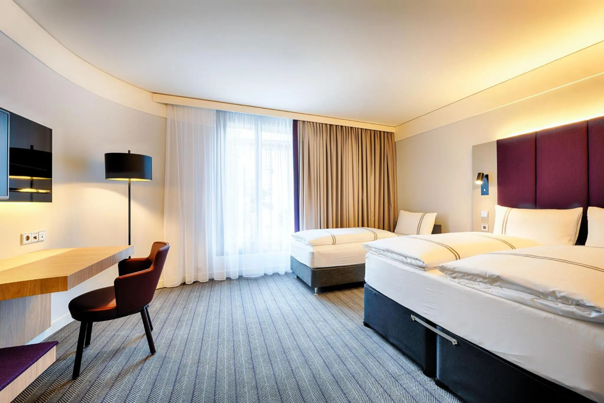 TV and multimedia, Bed in Mercure Hotel Heilbronn