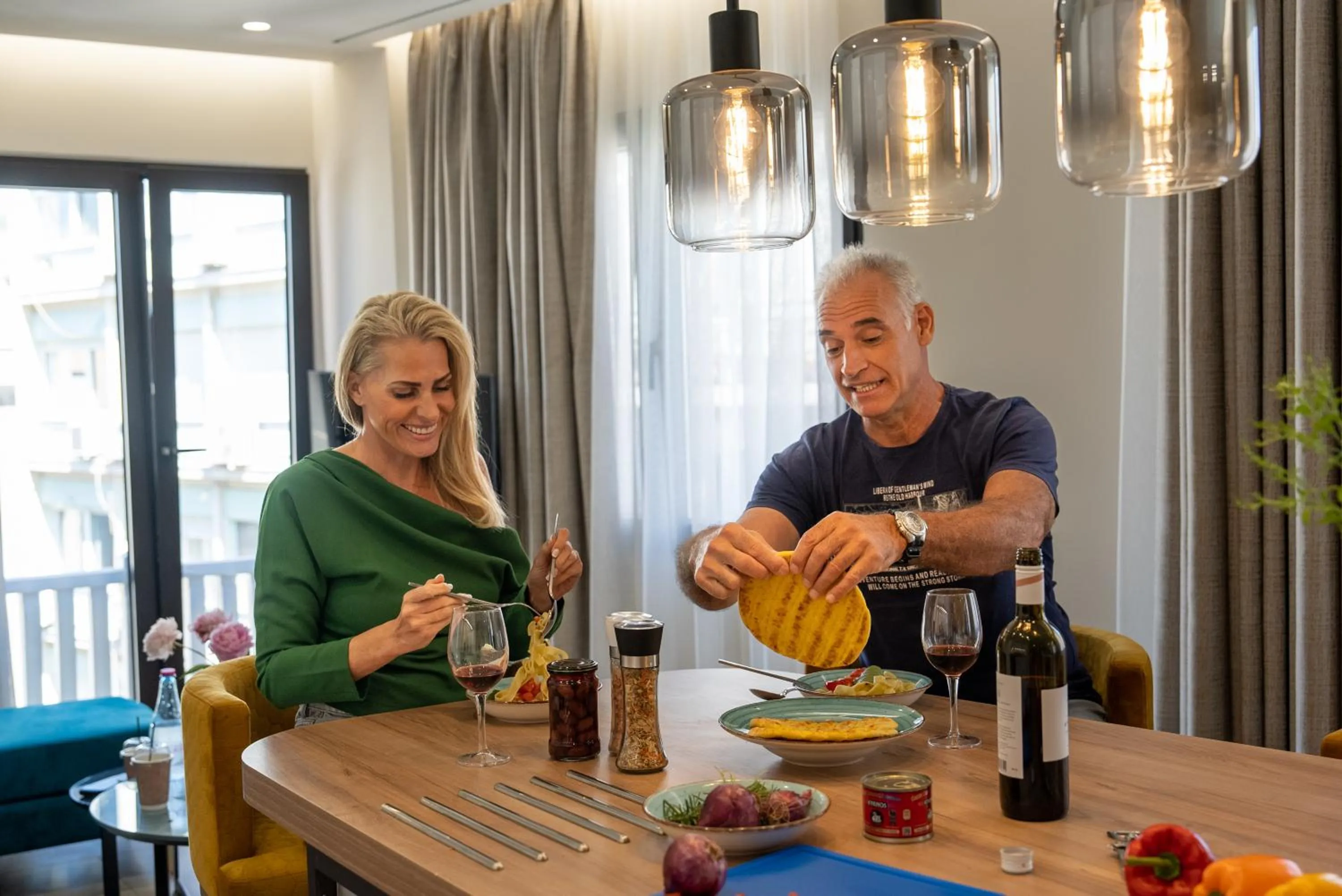 People in Hestia - Kolokotroni 23