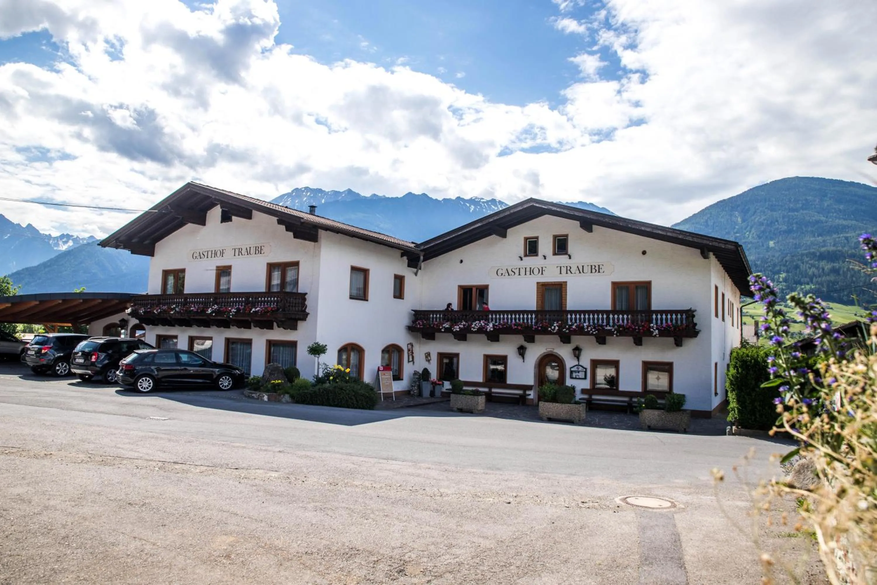 Facade/entrance in Gasthof Pension Traube