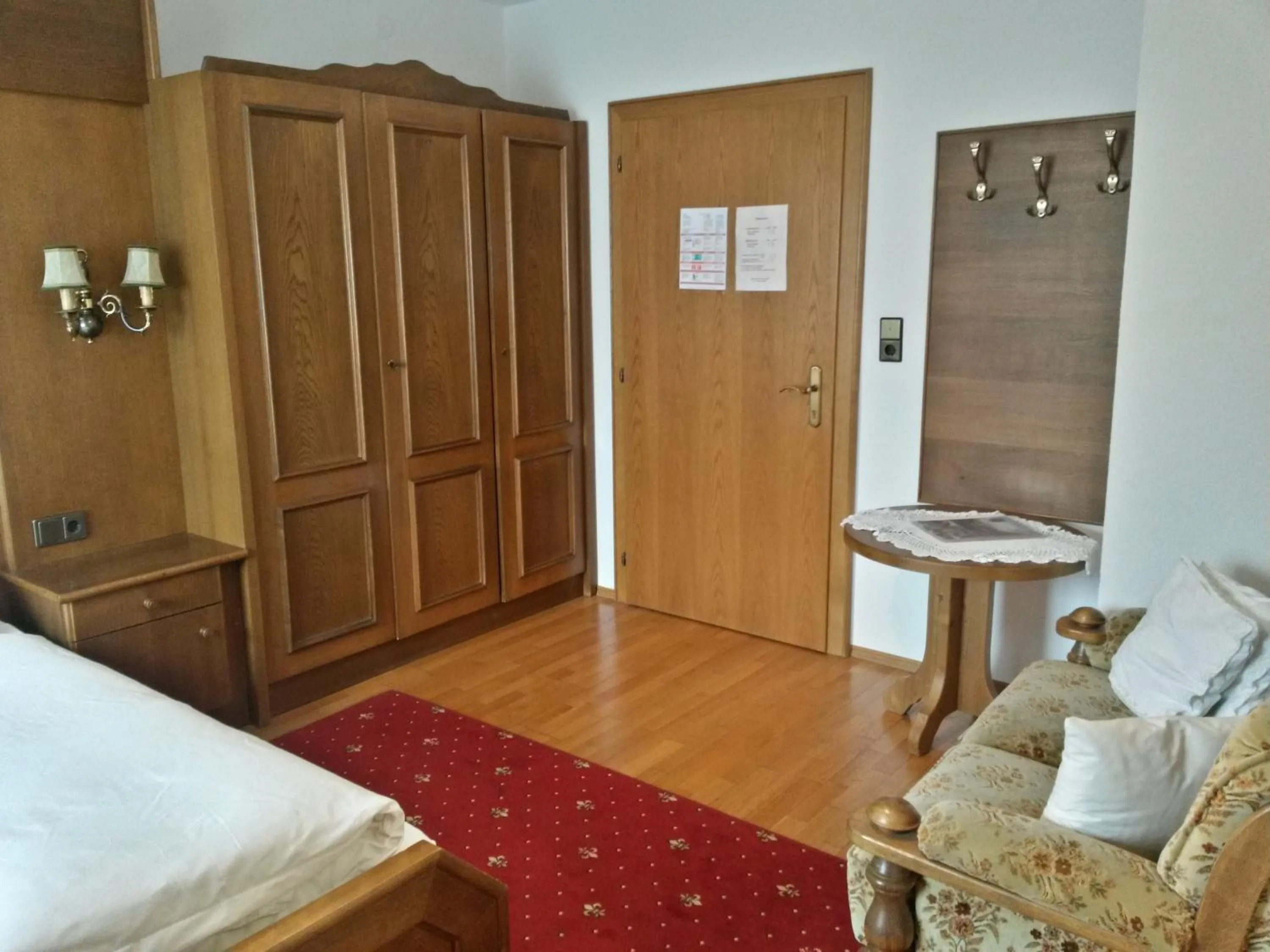 Photo of the whole room, Bed in Gasthof Pension Traube