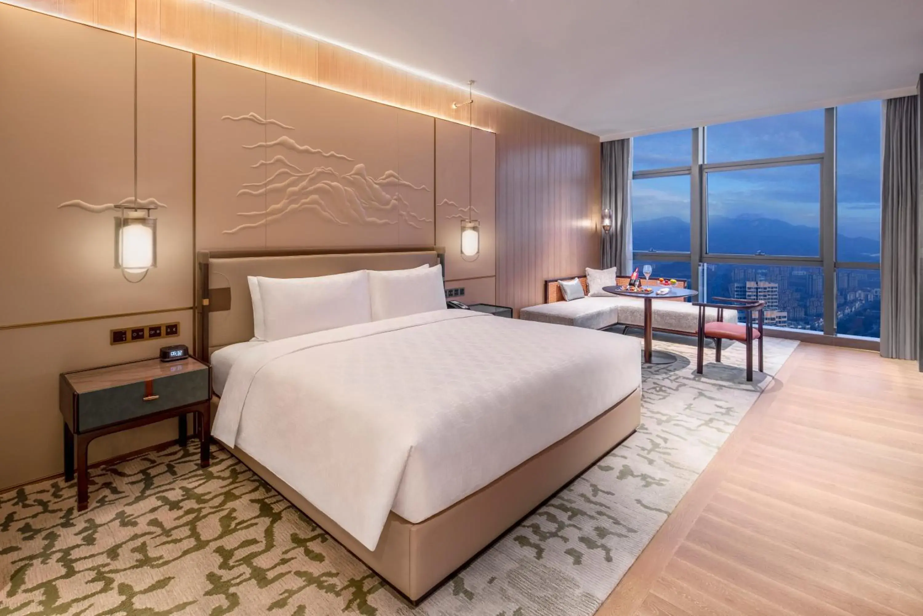 Executive Deluxe Double Room in HUALUXE Hotels and Resorts Qingdao Licang, an IHG Hotel Executive Deluxe Double Room in HUALUXE Hotels and Resorts Qingdao Licang, an IHG Hotel