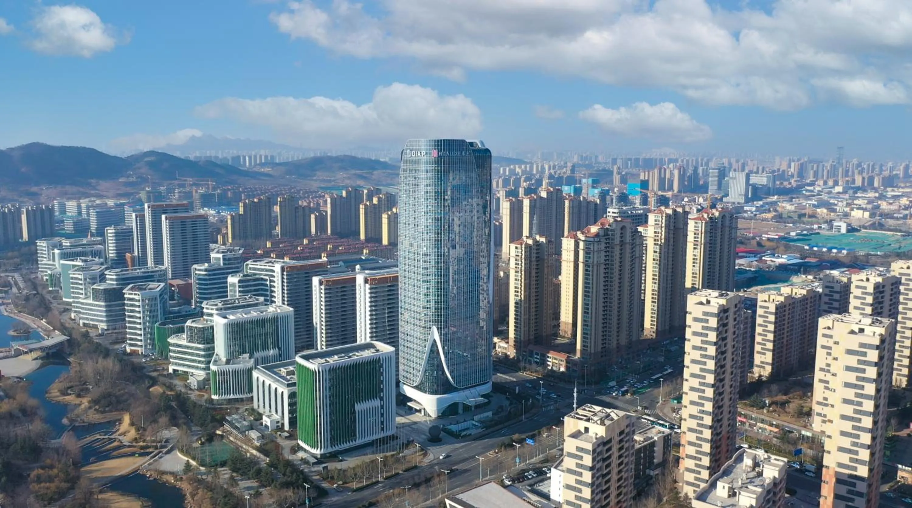 Property building in HUALUXE Hotels and Resorts Qingdao Licang, an IHG Hotel