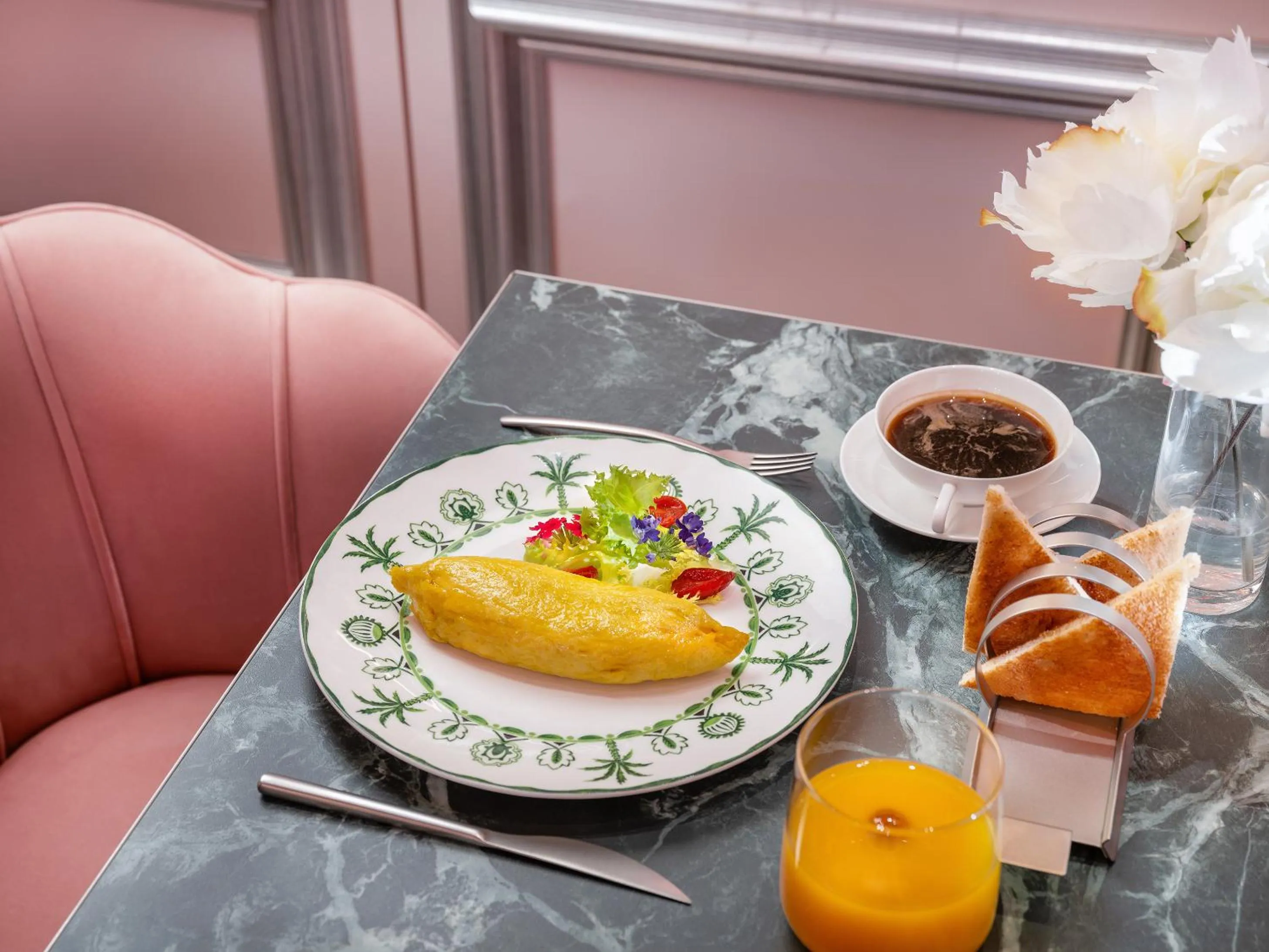 Food and drinks in The Plein Hotel - Small Luxury Hotels of the World