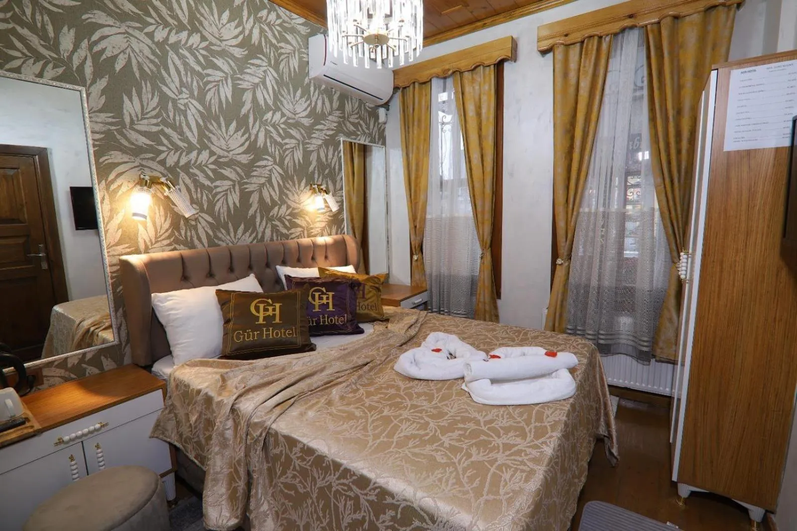 Bed in Gür Royal Suit Aparts