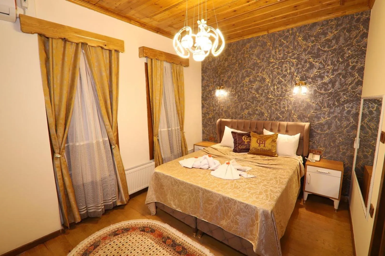 Bed in Gür Royal Suit Aparts