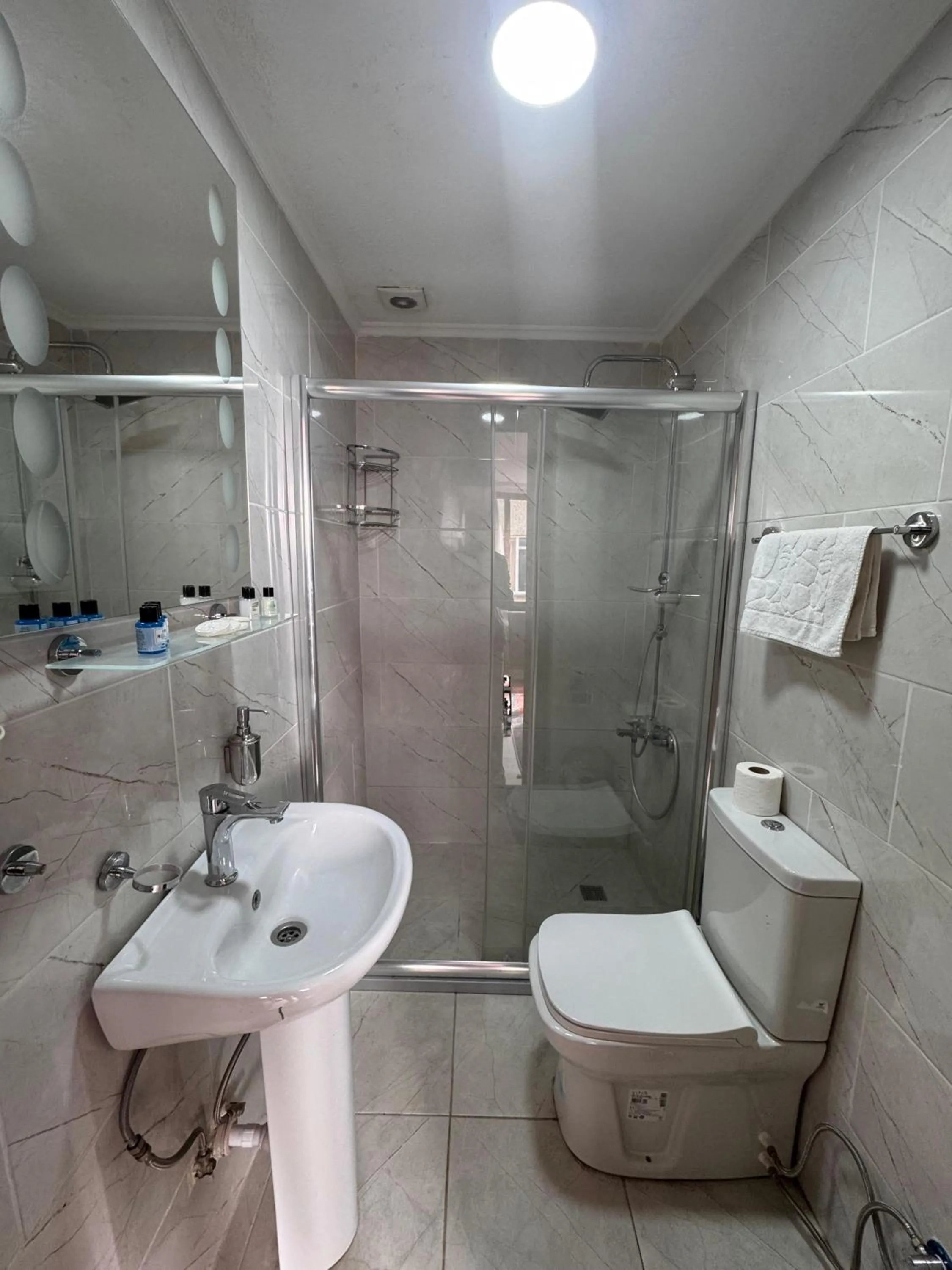 Shower in Gür Royal Suit Aparts