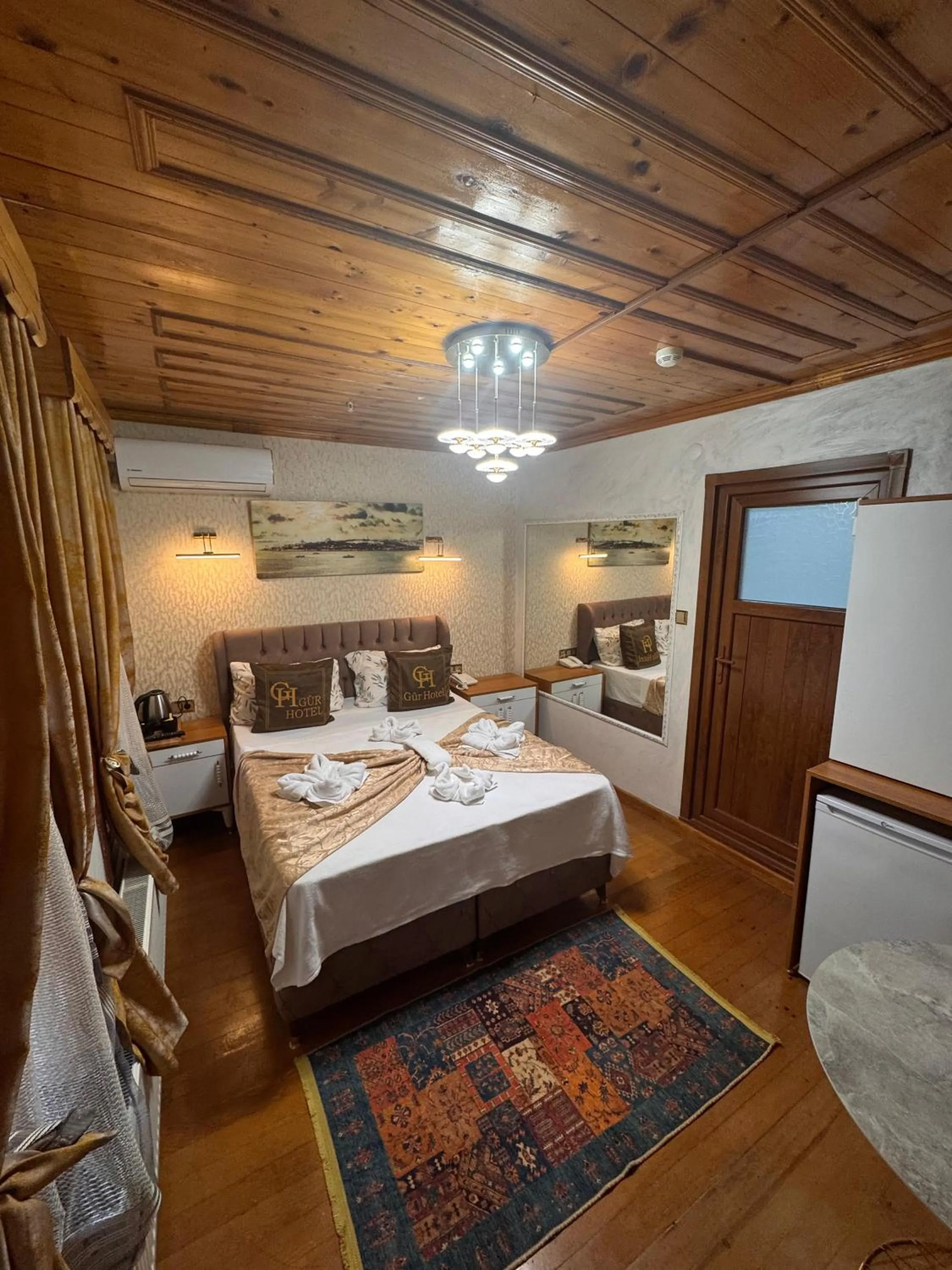 Bed in Gür Royal Suit Aparts