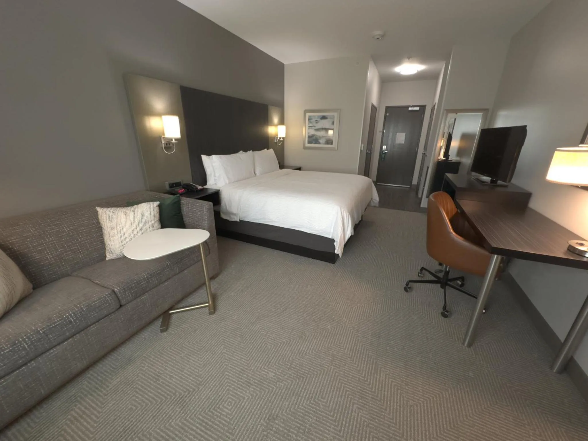 Photo of the whole room, Bed in Holiday Inn Carlsbad/San Diego, an IHG Hotel