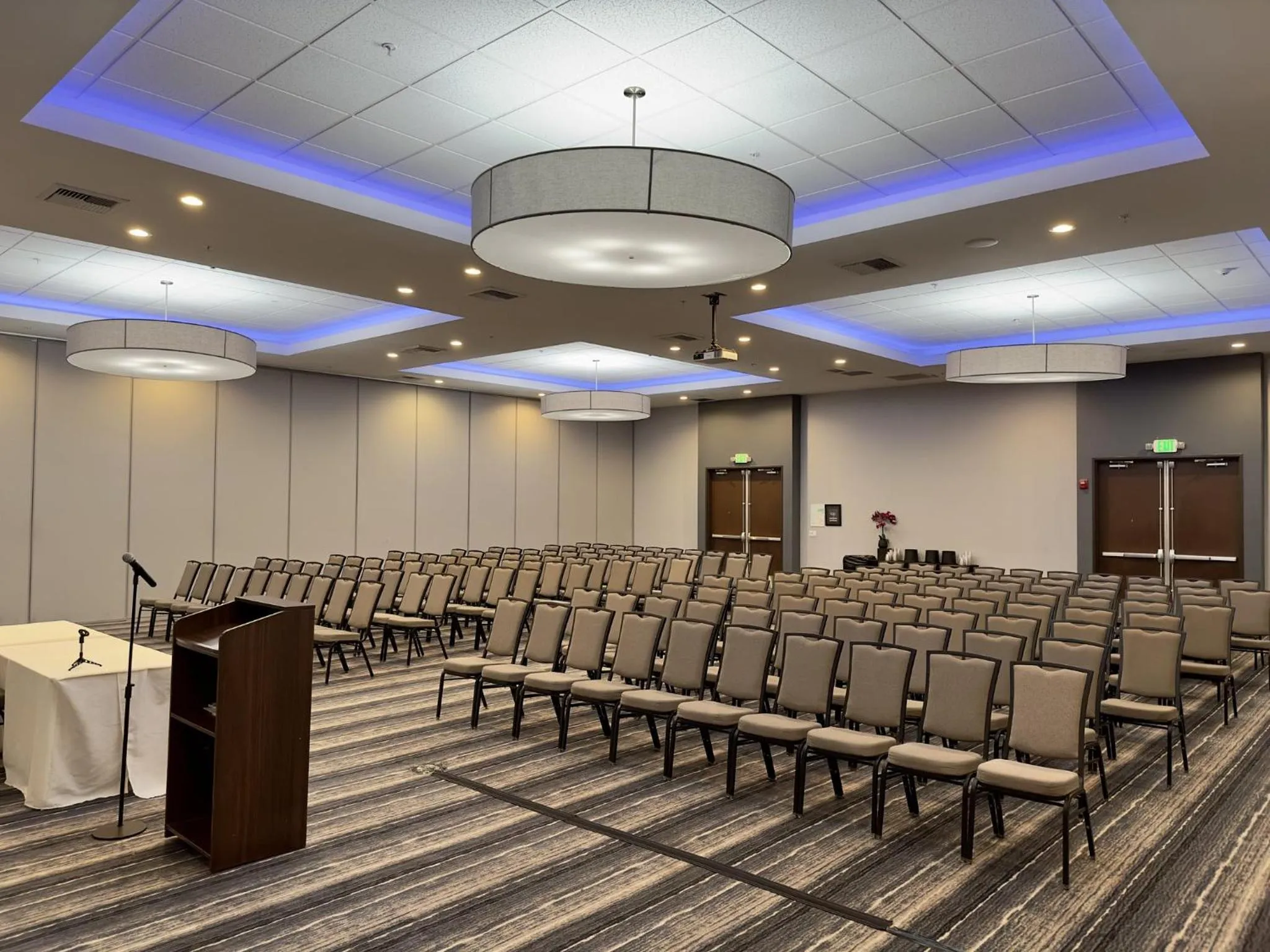 Banquet/Function facilities in Holiday Inn Carlsbad/San Diego, an IHG Hotel