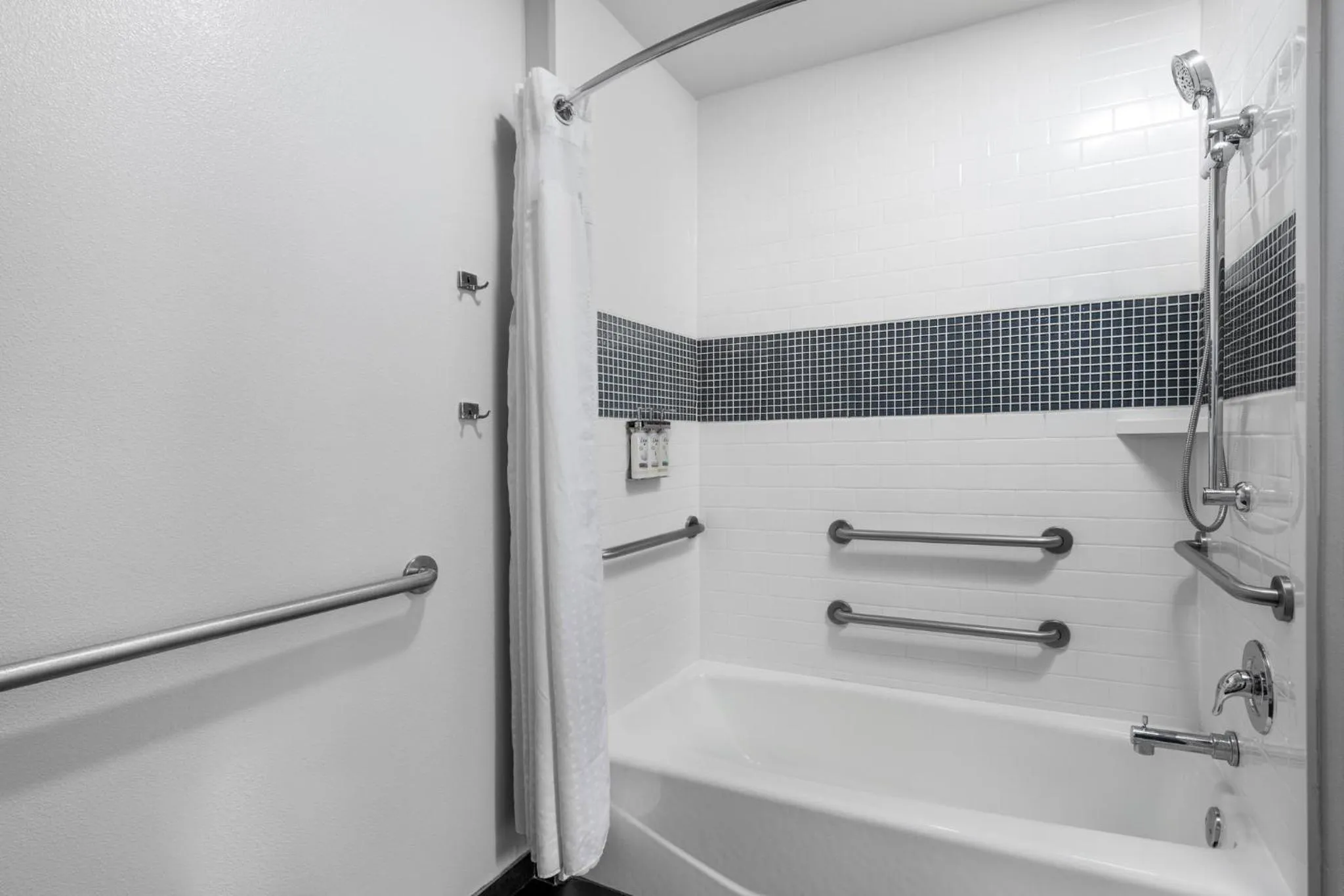 Photo of the whole room in Staybridge Suites Carlsbad/San Diego by IHG