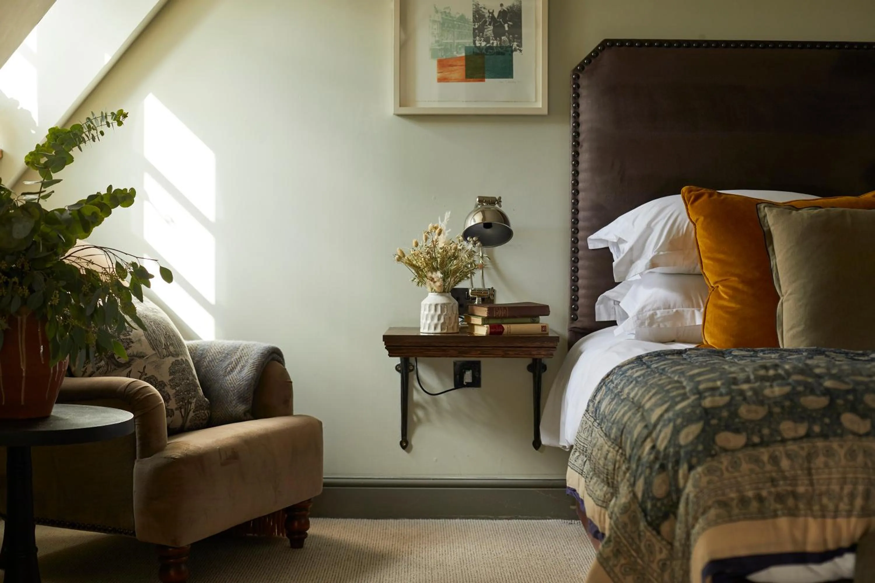 Bed in Kings Head Hotel