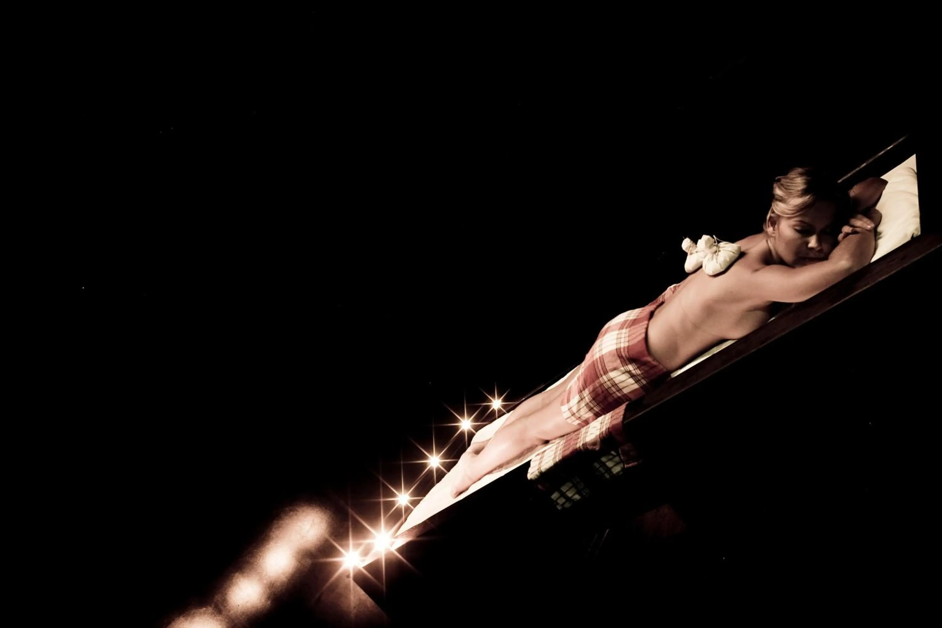 Massage in Royal Taj Mahal Hotel