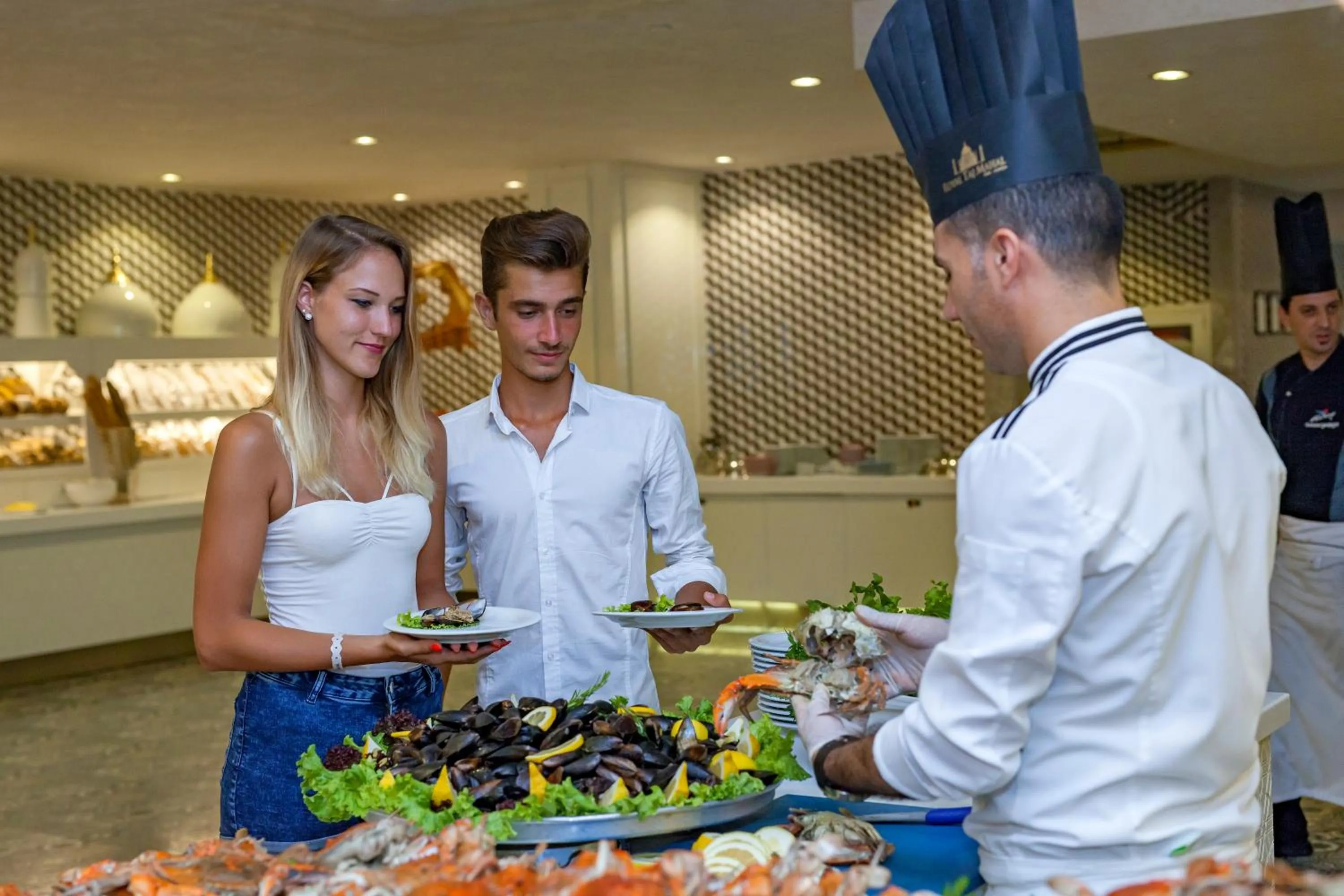 Food and drinks in Royal Taj Mahal Hotel