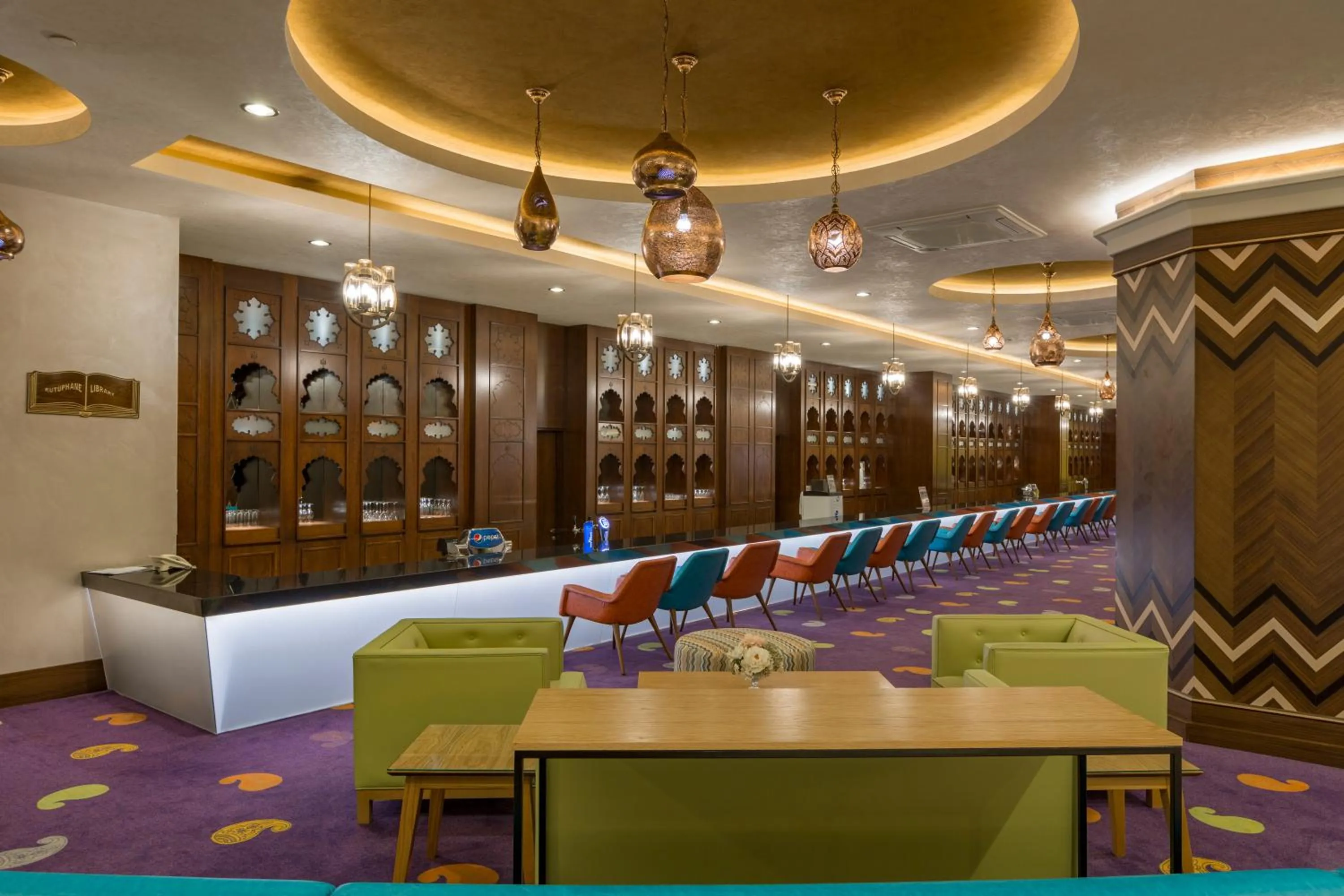 Lounge or bar in Royal Taj Mahal Hotel