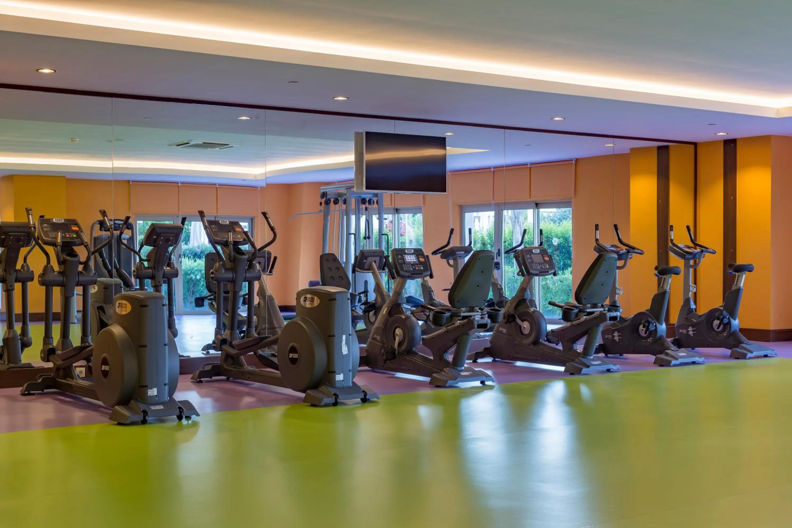 Fitness centre/facilities in Royal Taj Mahal Hotel