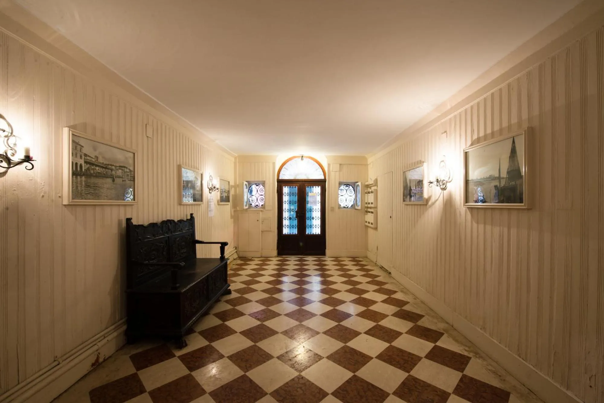 Facade/entrance in Ca' Coriandolo