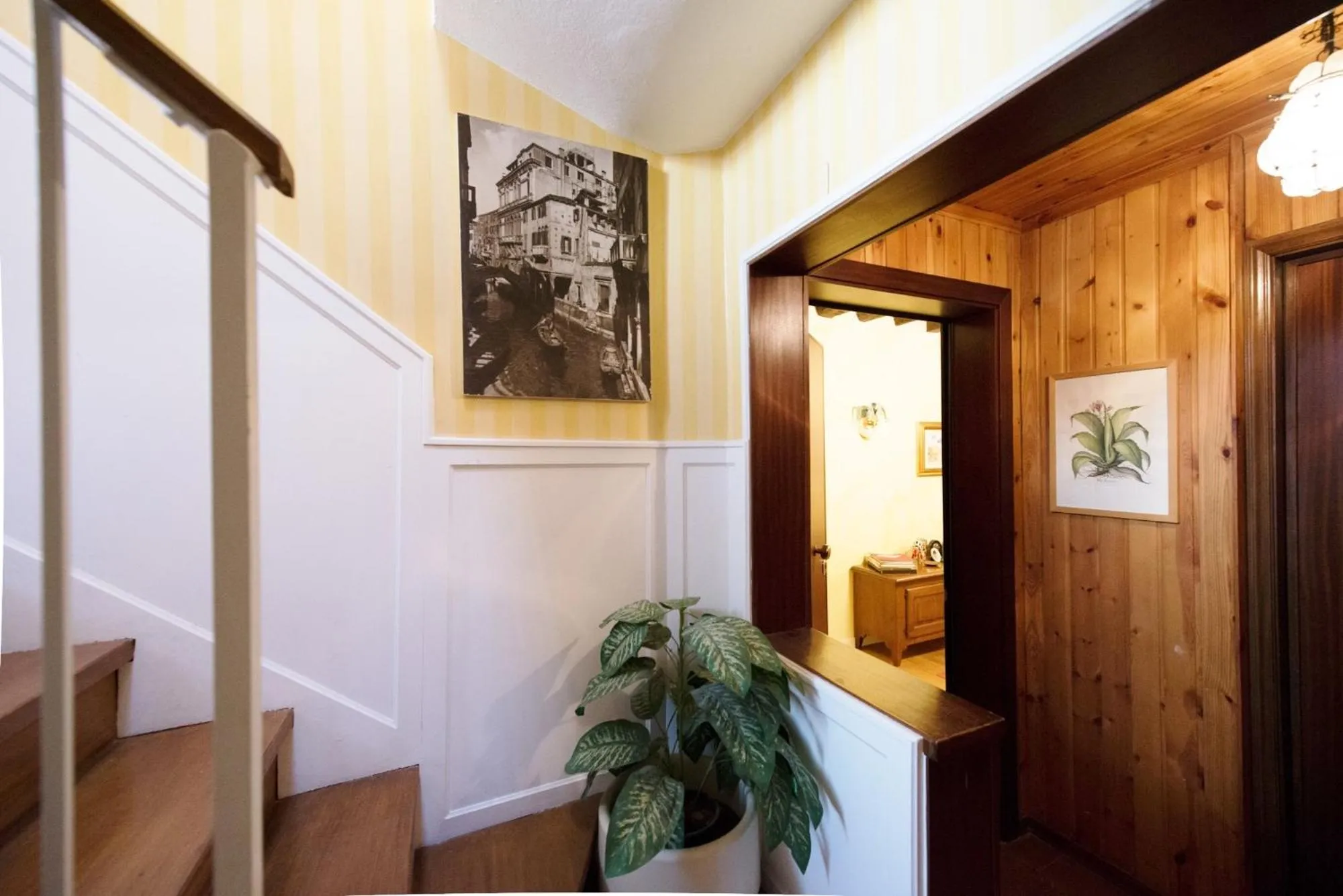 Facade/entrance in Ca' Coriandolo