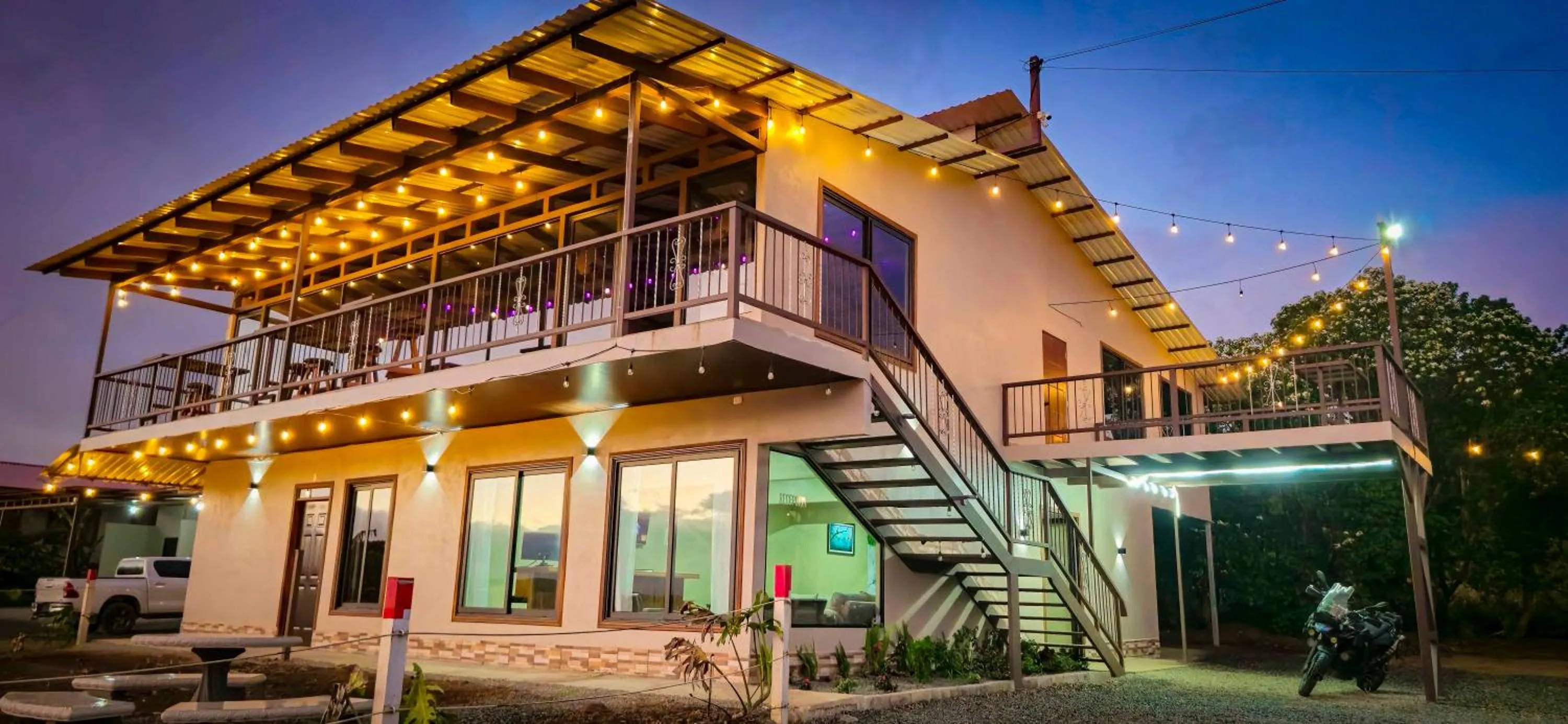 Restaurant/places to eat in Hotel Almore