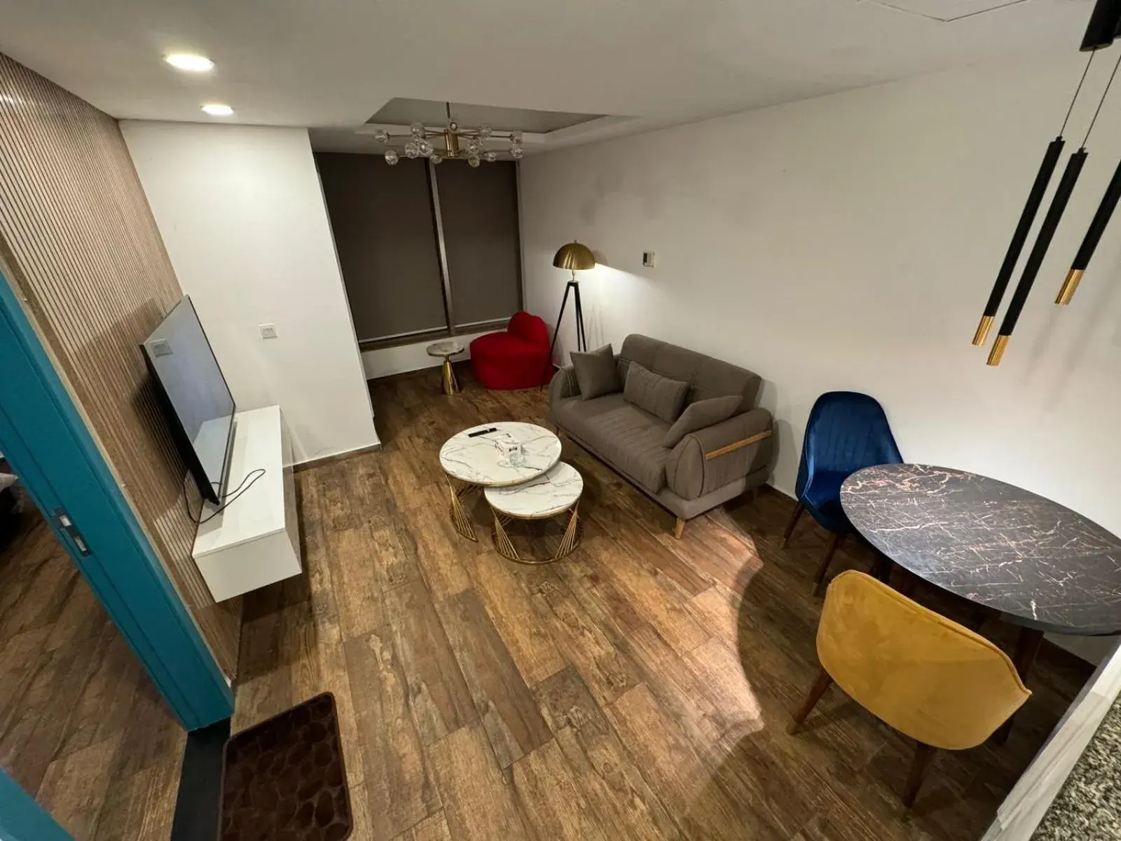 Deluxe One-Bedroom Apartment in The Centaurus Apartments Deluxe One-Bedroom Apartment in The Centaurus Apartments