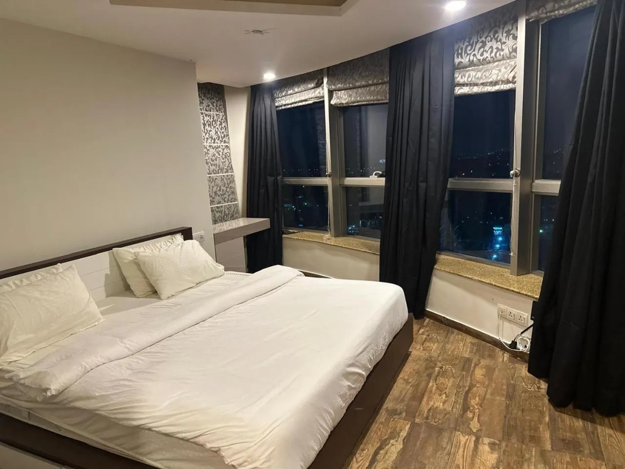 Bedroom, Bed in The Centaurus Apartments