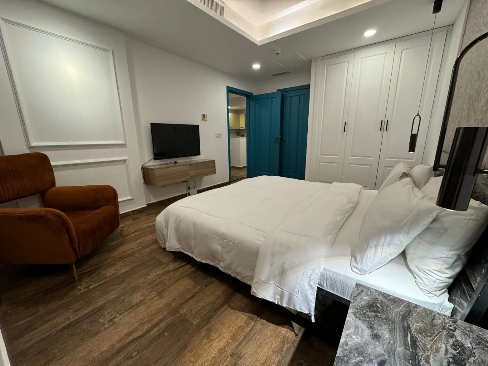 TV and multimedia, Bed in The Centaurus Apartments