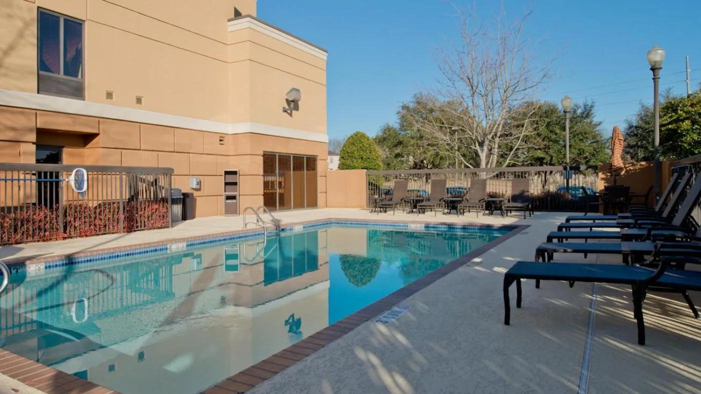 Pool view in Russell Inn and Suites