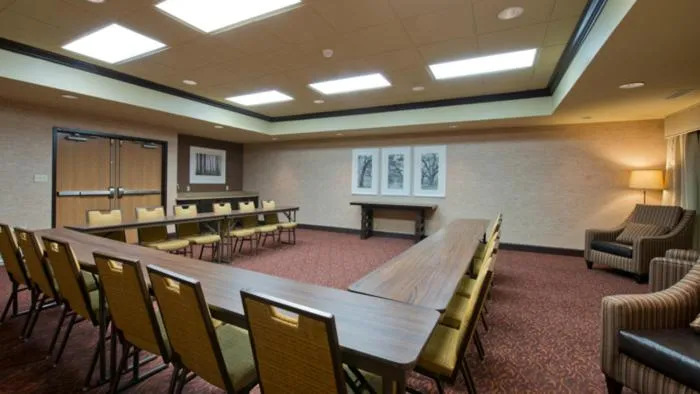 Meeting/conference room in Russell Inn and Suites