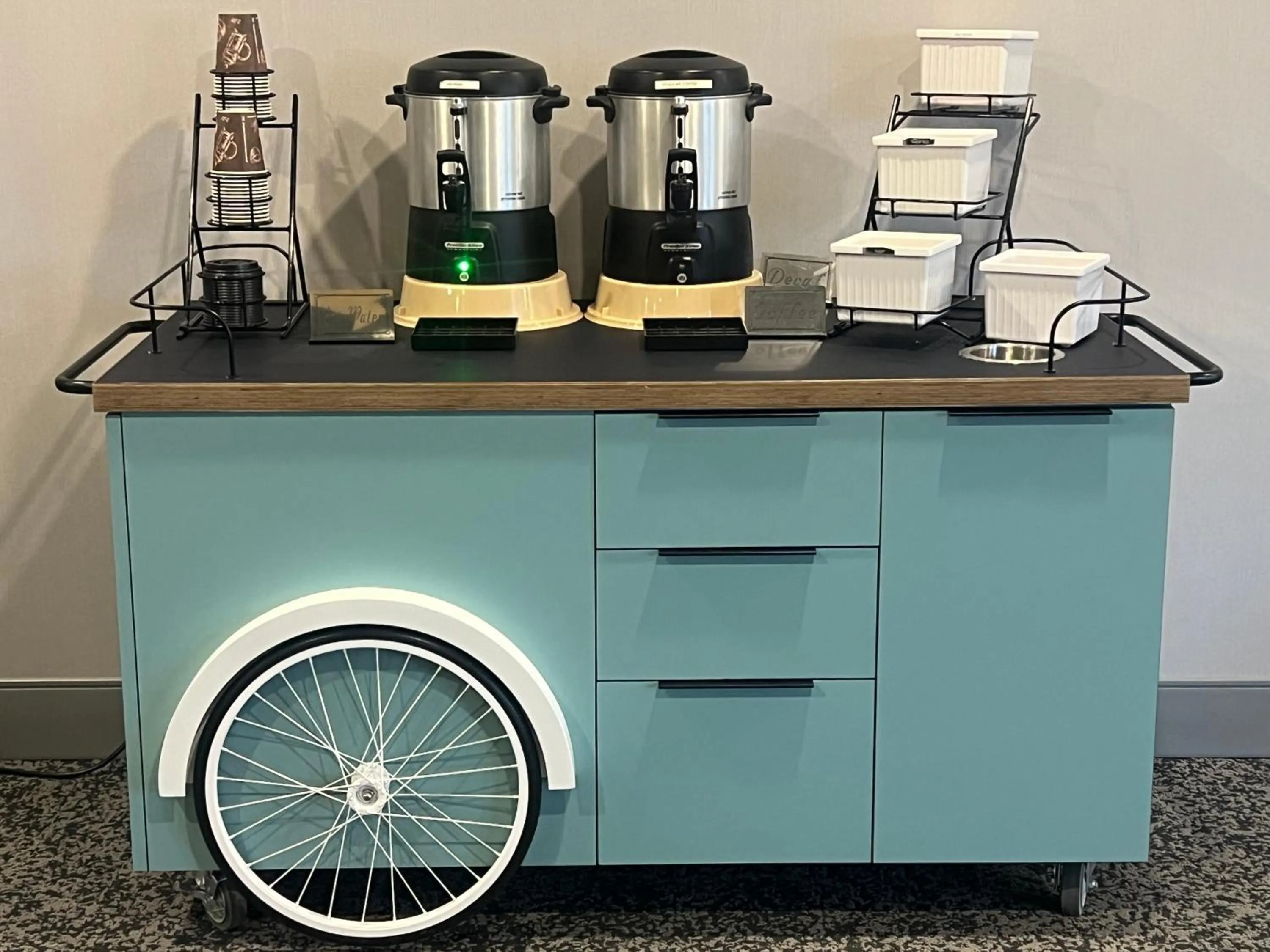 Coffee/tea facilities in Spark by Hilton Lockport