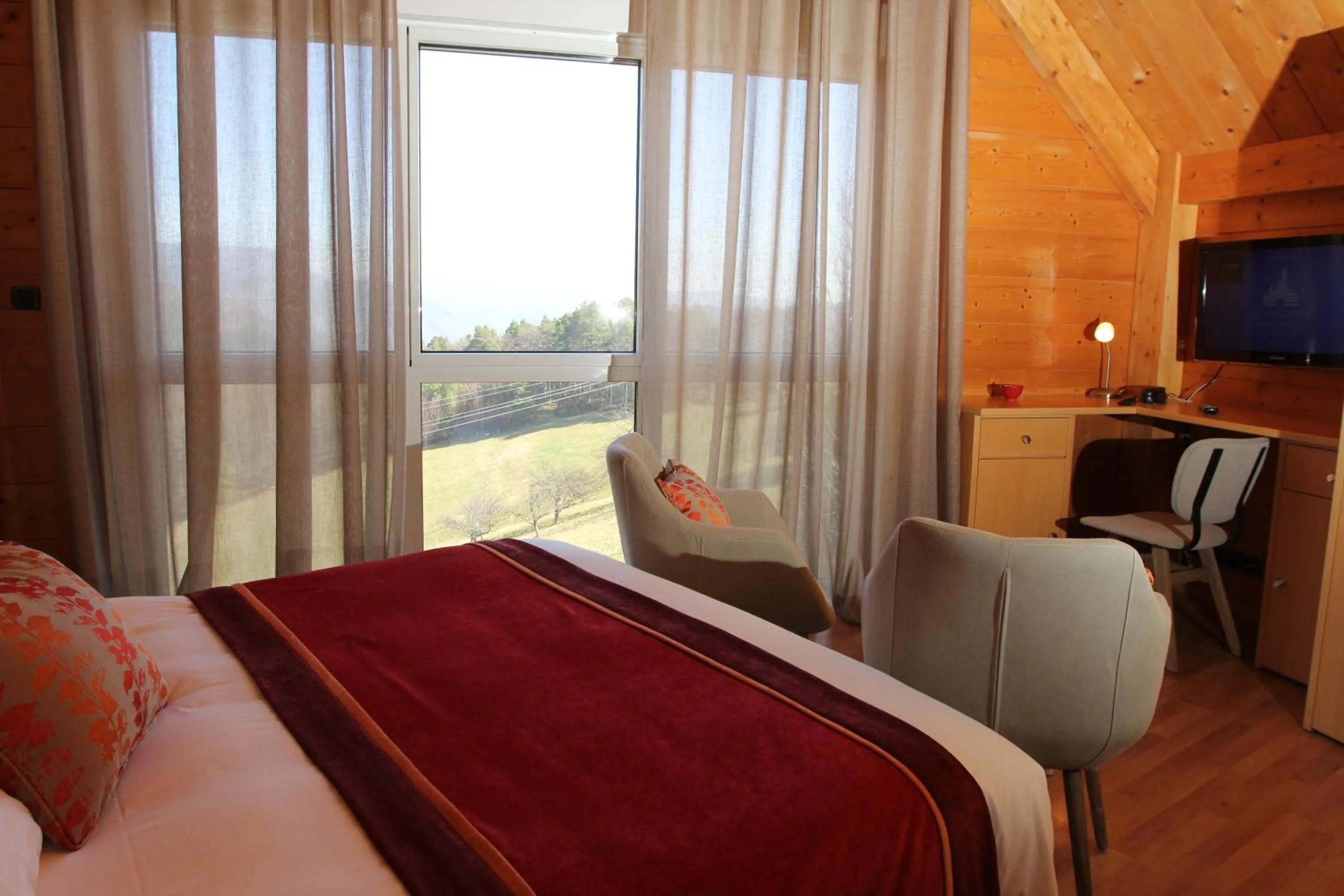 Bedroom, Bed in Hôtel Restaurant Les Alisiers