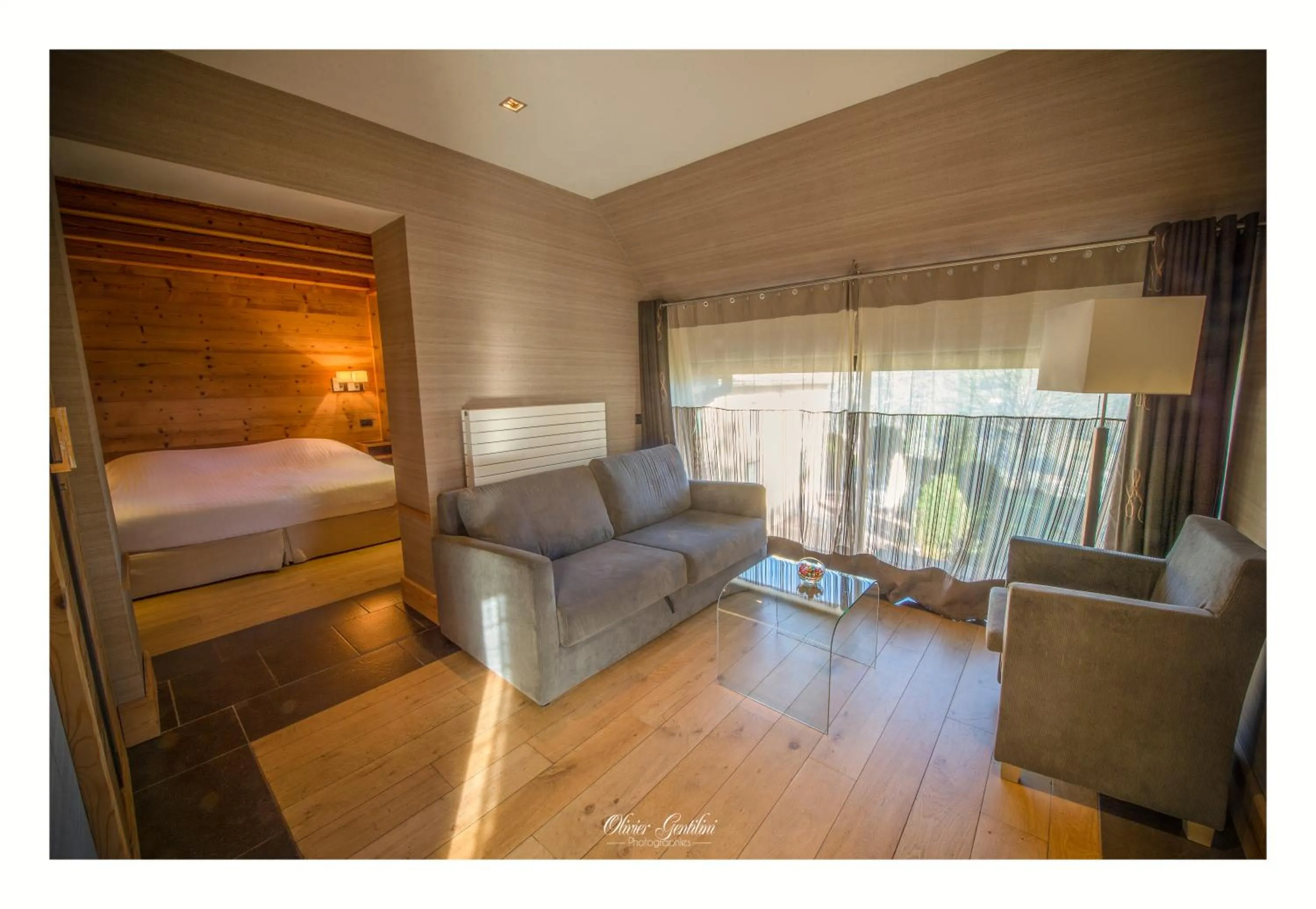 Seating area, Bed in Hôtel Restaurant Les Alisiers