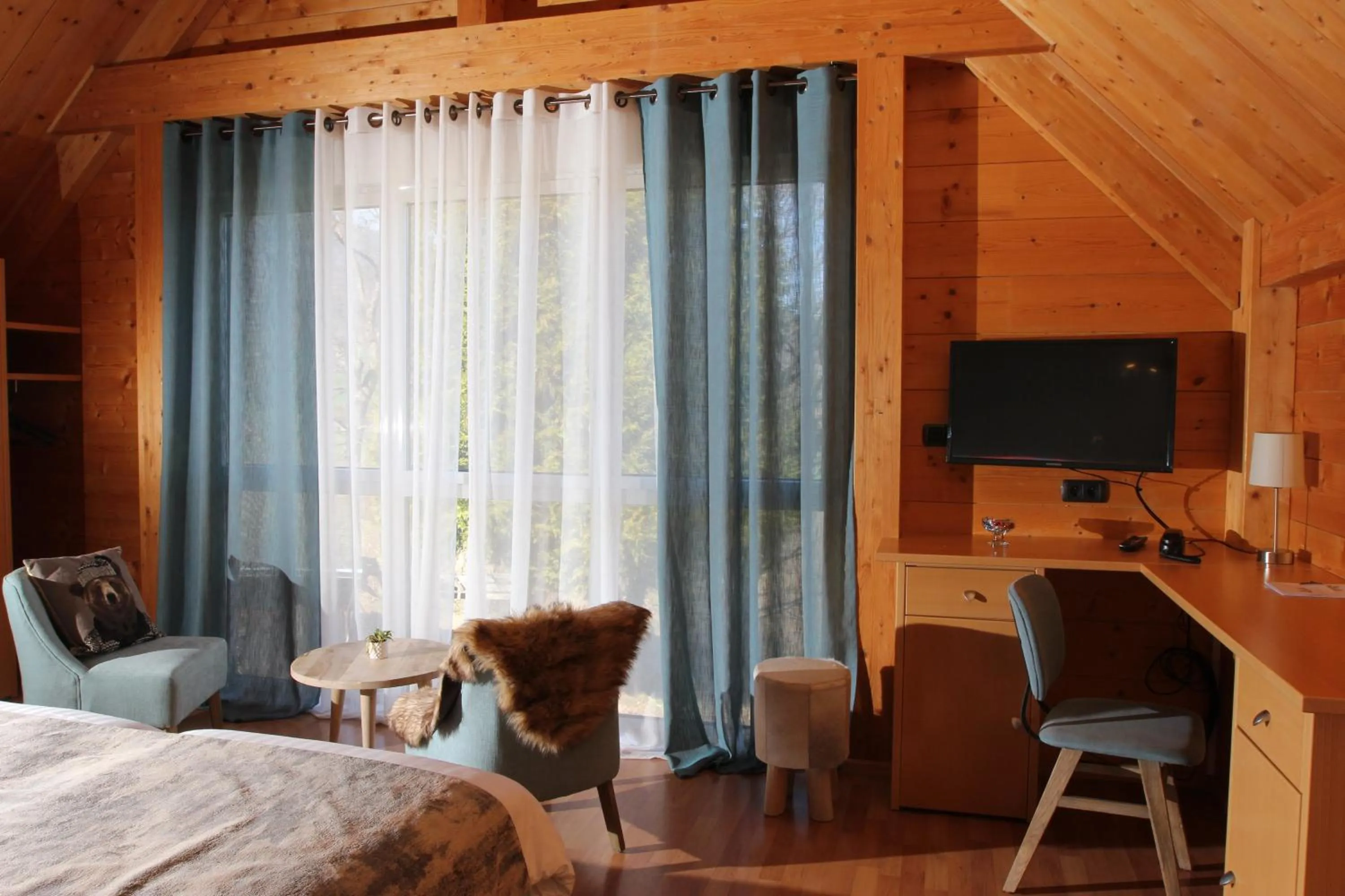 Bedroom, Bed in Hôtel Restaurant Les Alisiers