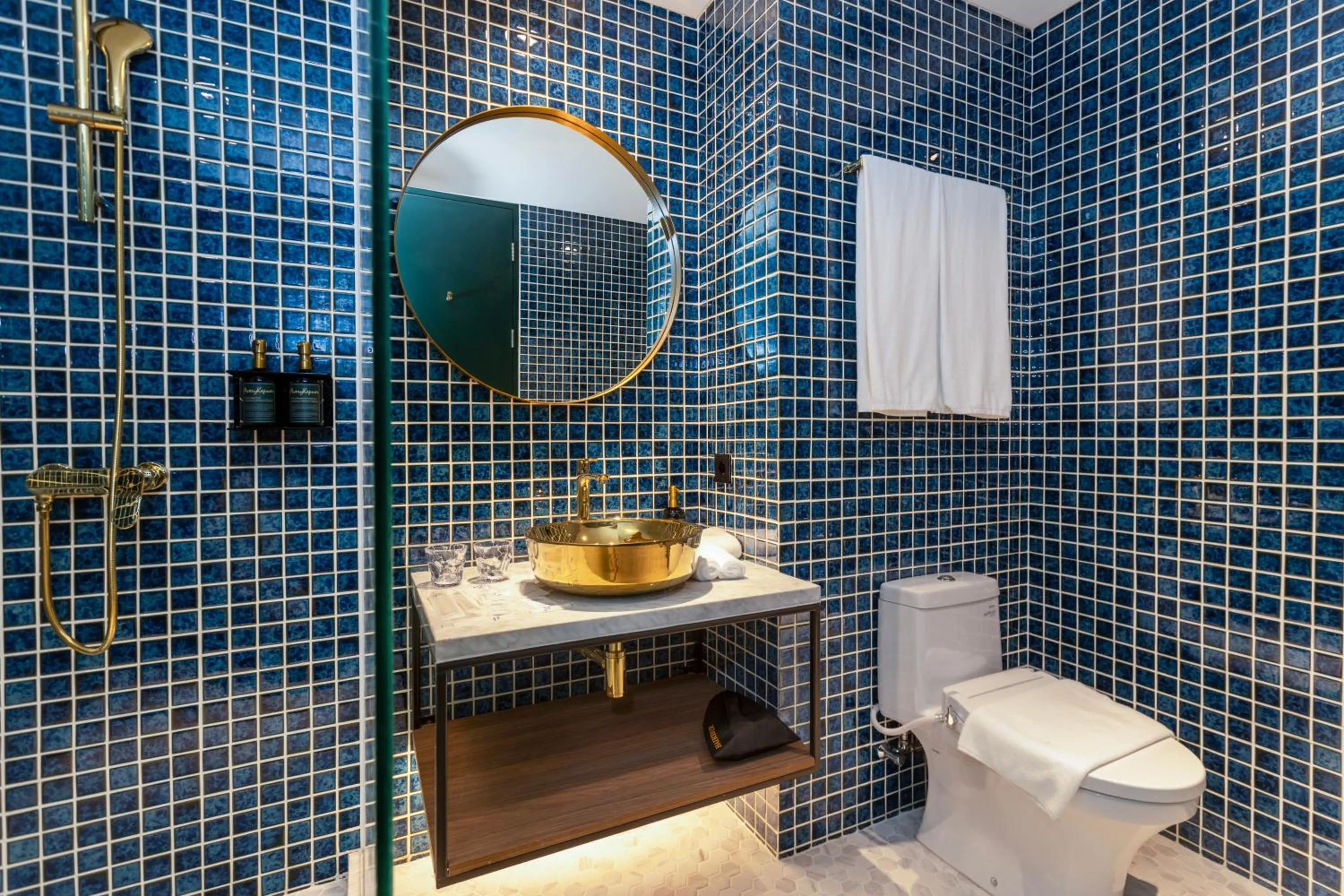 Bathroom in Ashley Tugu Tani Menteng