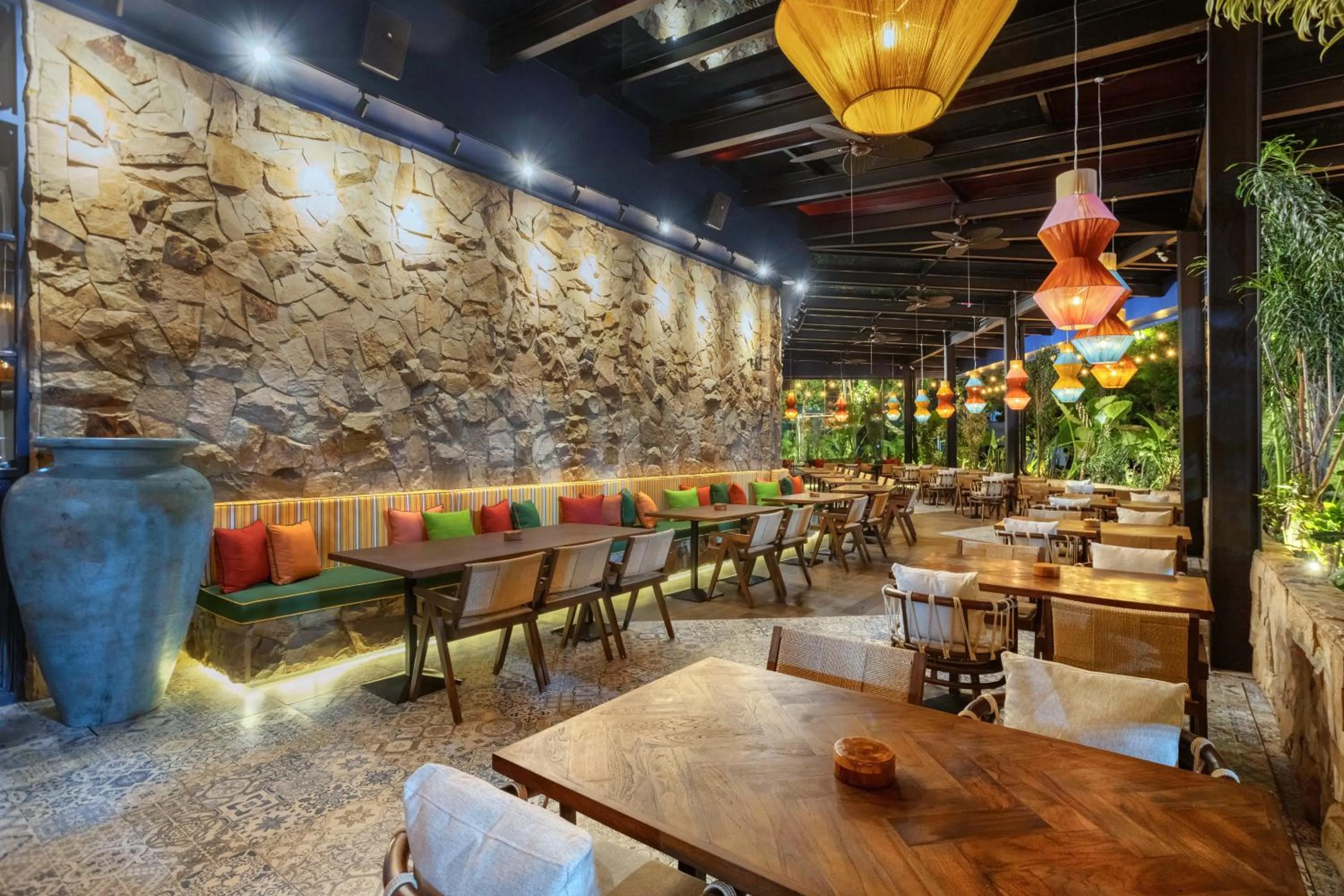 Restaurant/places to eat in Ashley Tugu Tani Menteng