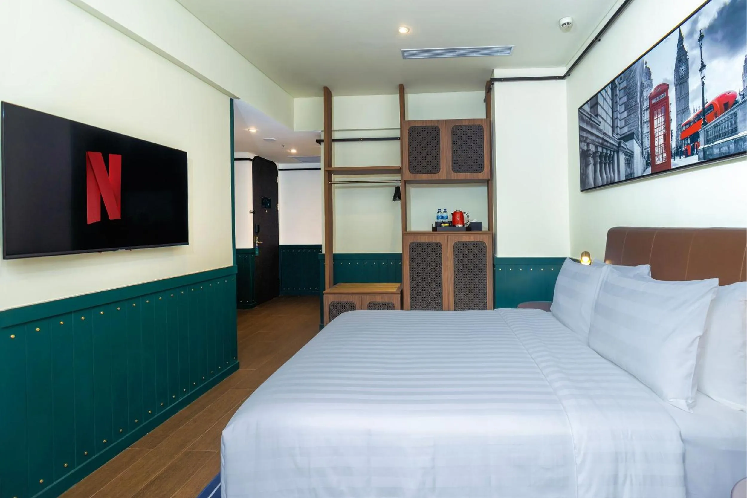 Bedroom, Bed in Ashley Tugu Tani Menteng