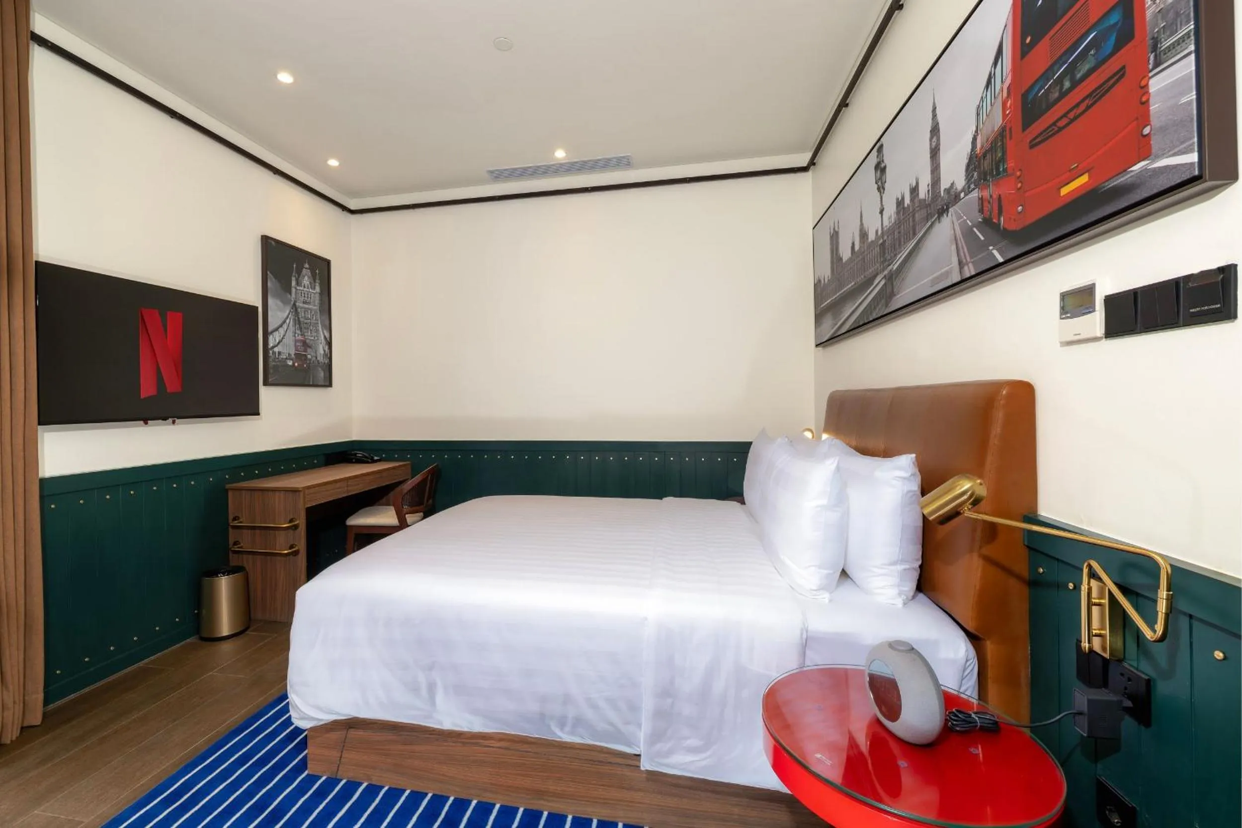 Bedroom, Bed in Ashley Tugu Tani Menteng