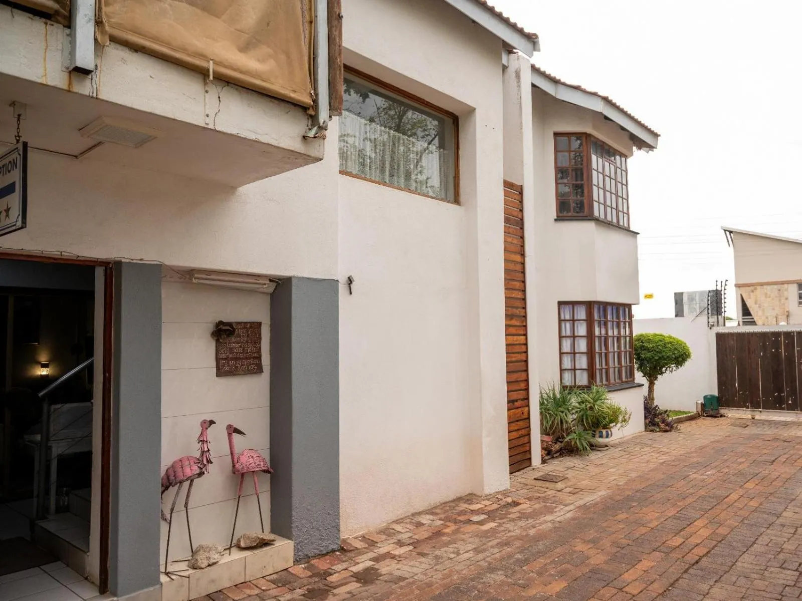 Facade/entrance in Sleepers Villa Guesthouse