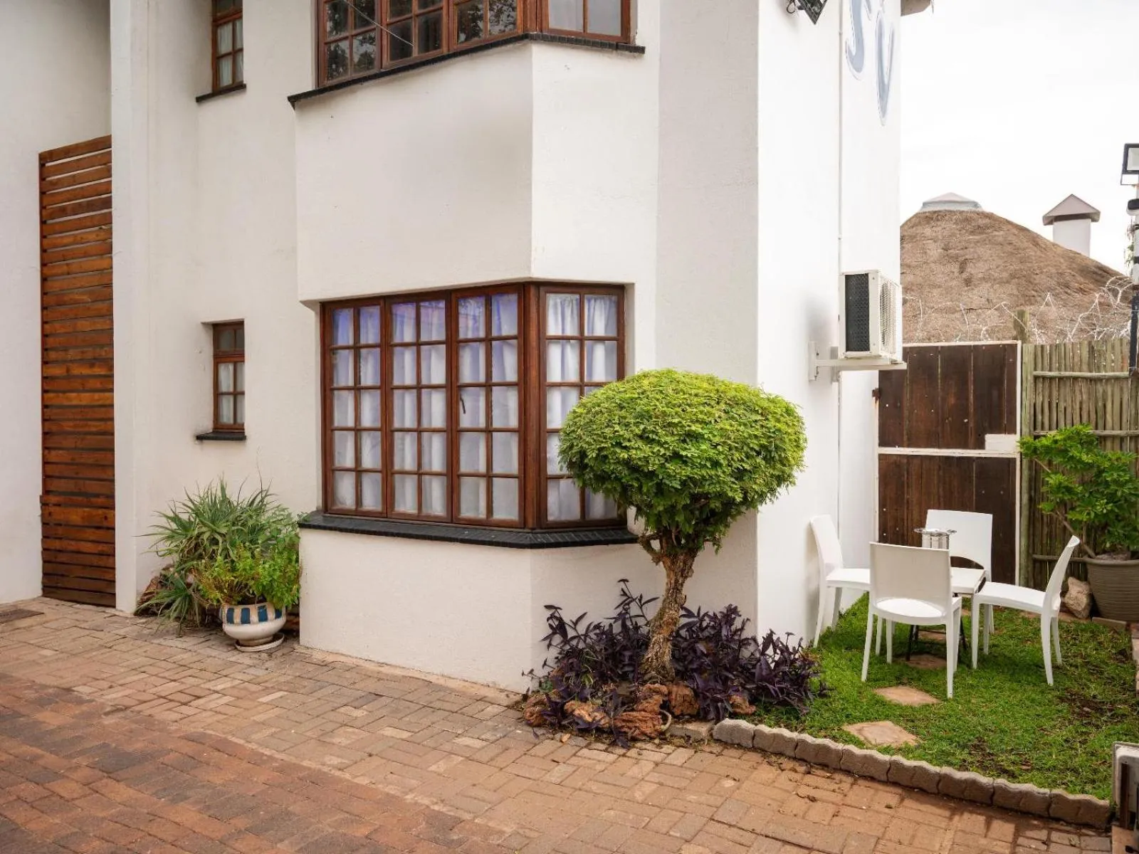 Property building in Sleepers Villa Guesthouse