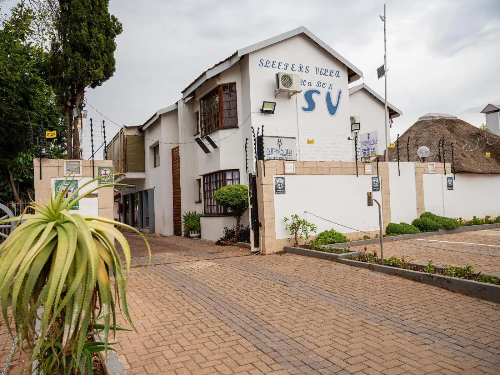 Property building in Sleepers Villa Guesthouse