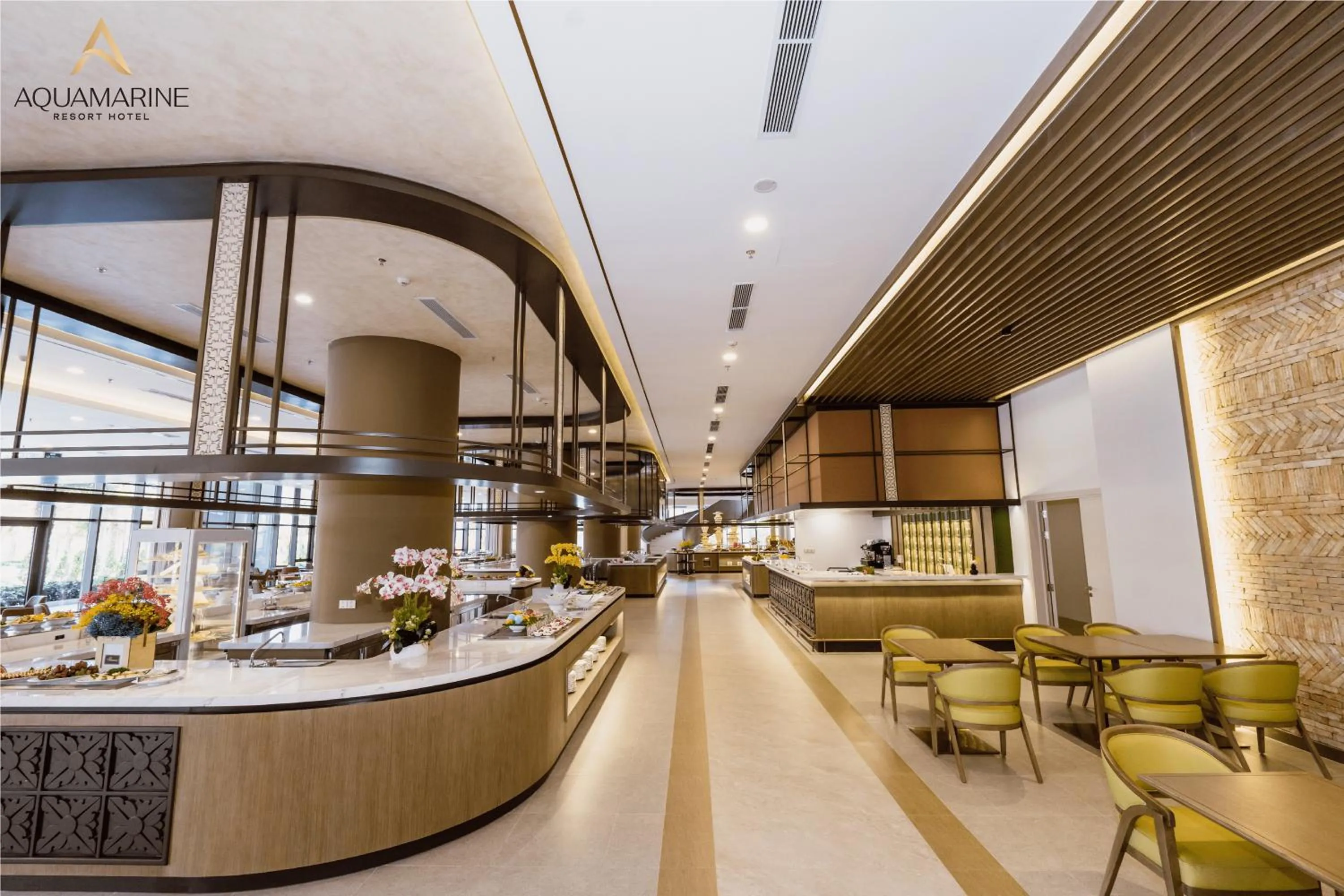 Restaurant/places to eat in Aquamarine Cam Ranh - By Swandor