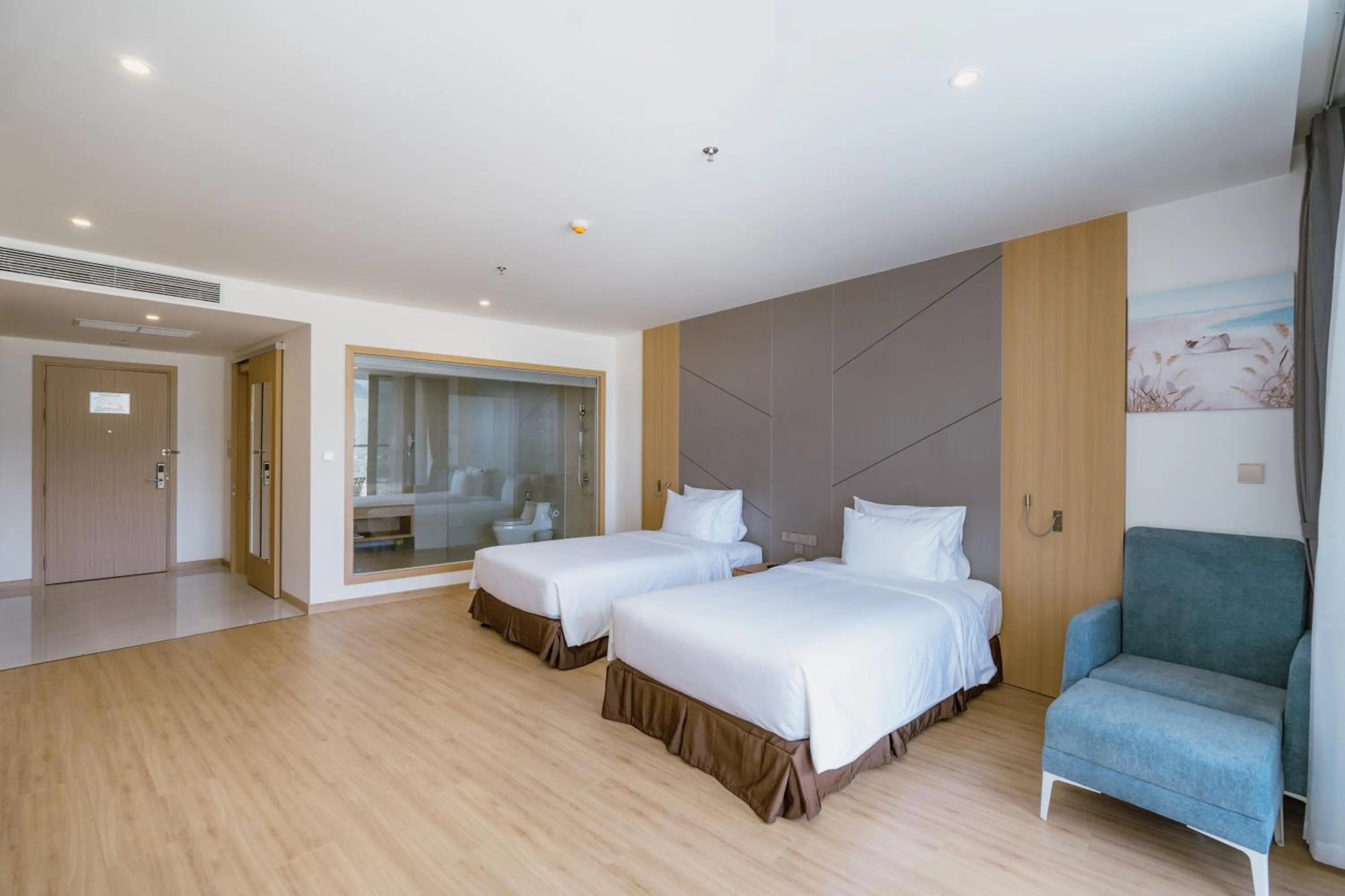 Photo of the whole room, Bed in Aquamarine Cam Ranh - By Swandor