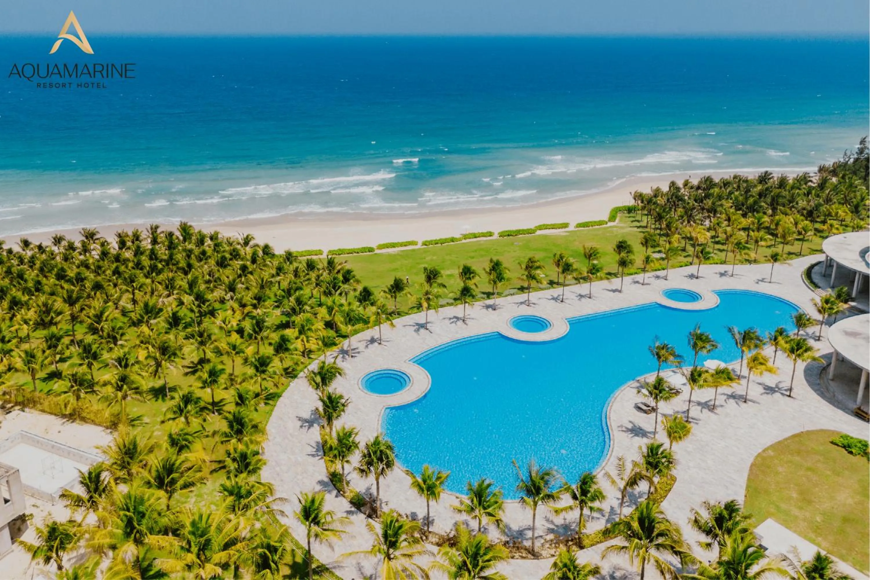 Swimming pool in Aquamarine Cam Ranh - By Swandor