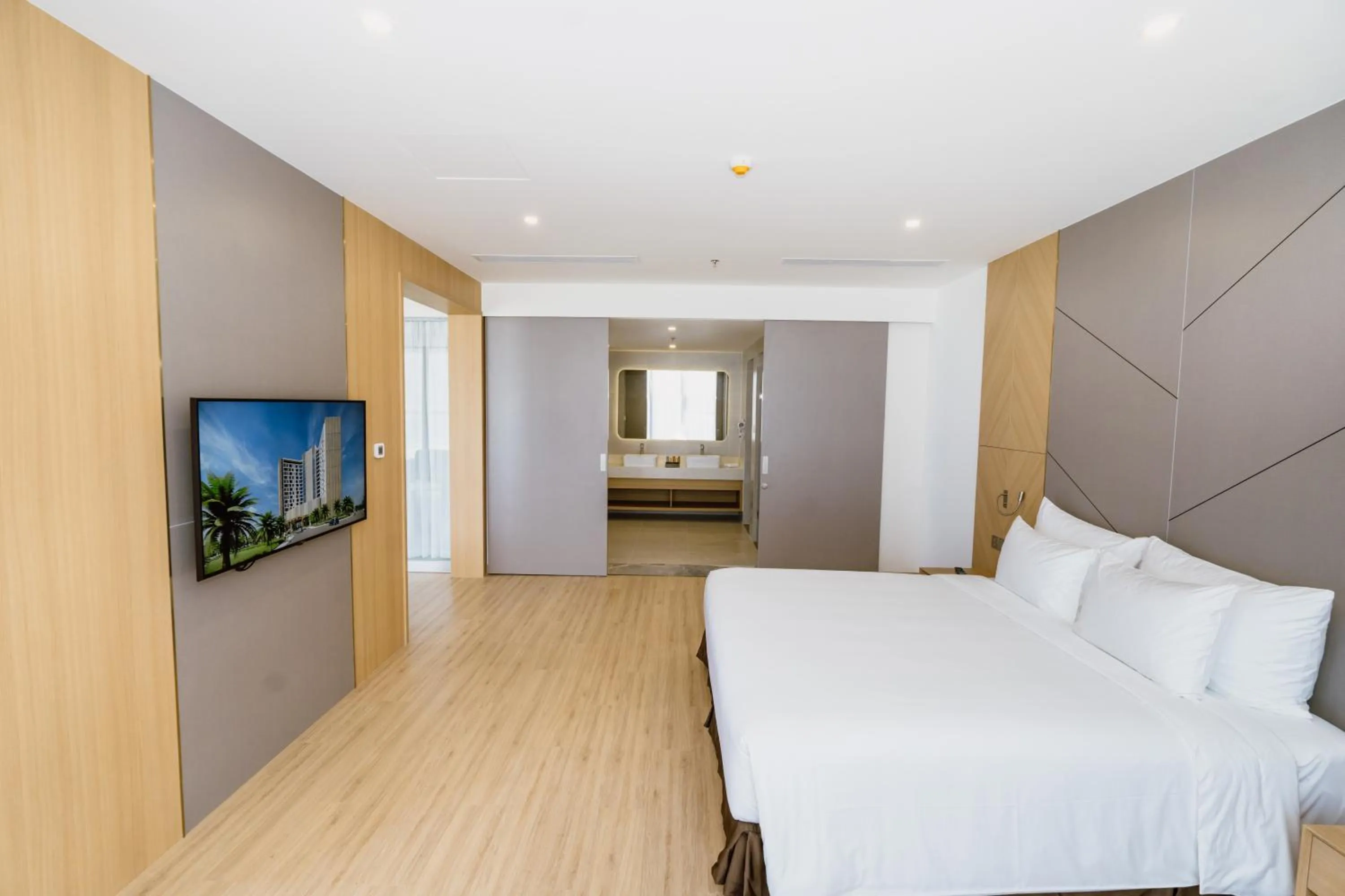 Bedroom, Bed in Aquamarine Cam Ranh - By Swandor