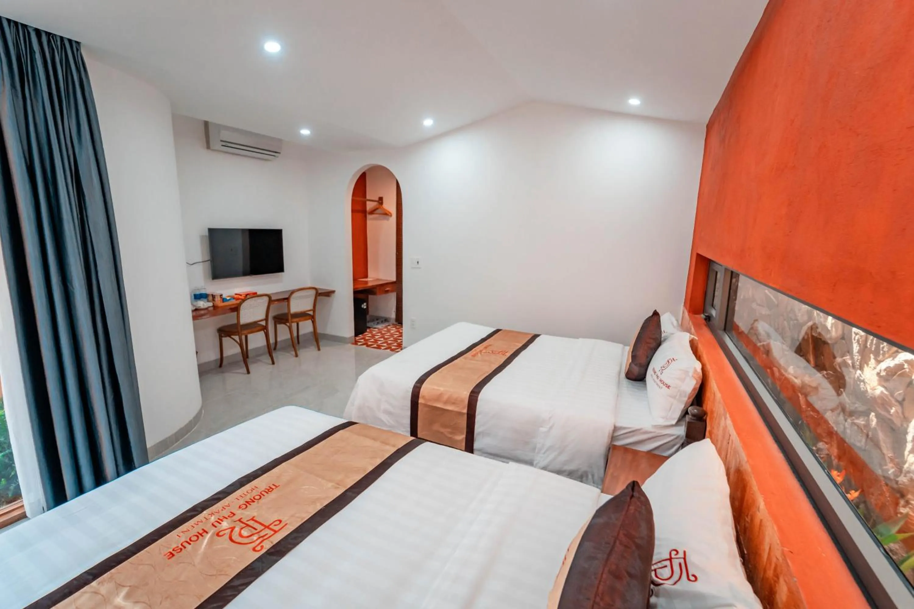 Photo of the whole room, Bed in TRUONG PHU HOUSE - HOTEL & APARTMENT