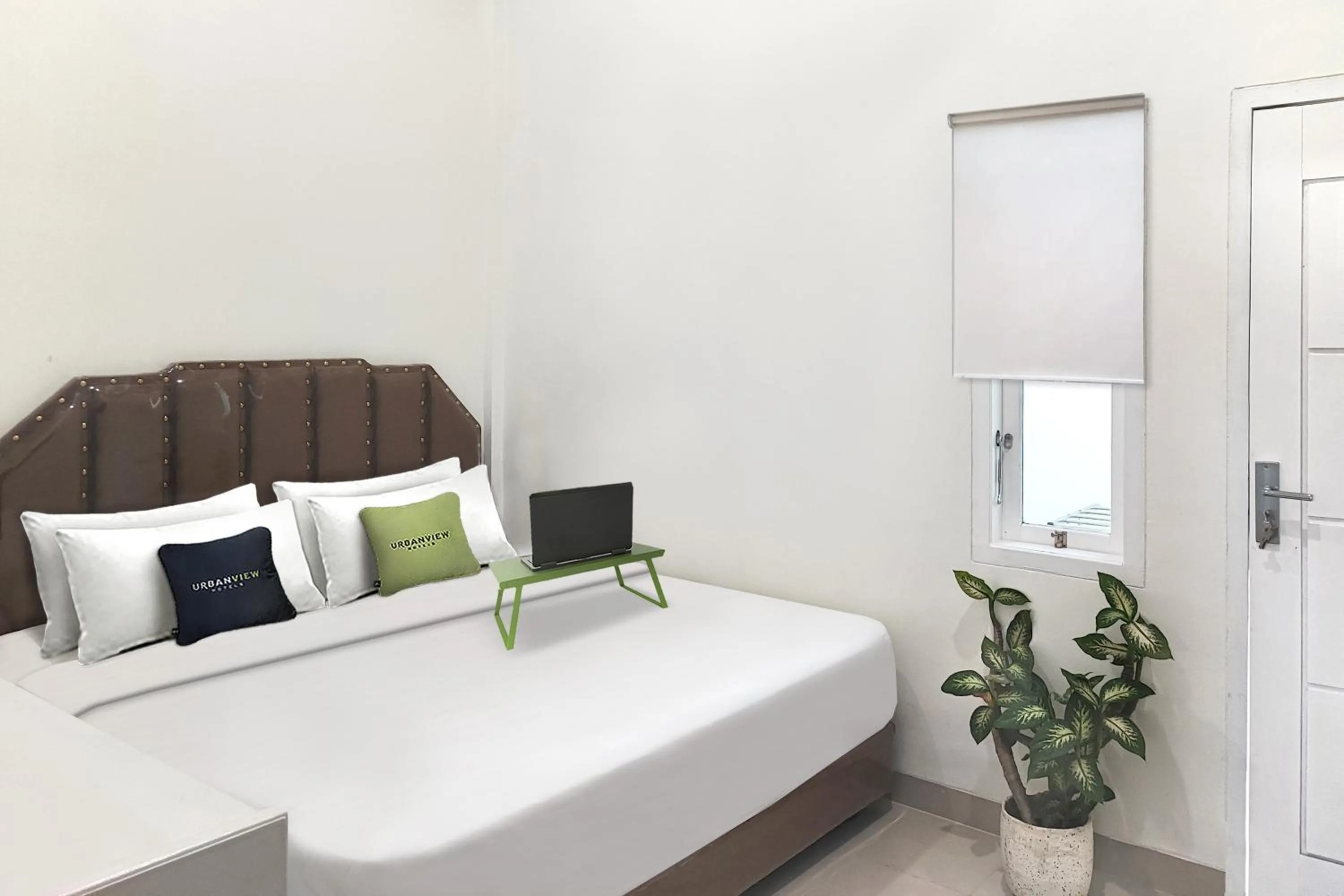 Bedroom, Bed in Urbanview Hotel Syariah near Polda Jambi