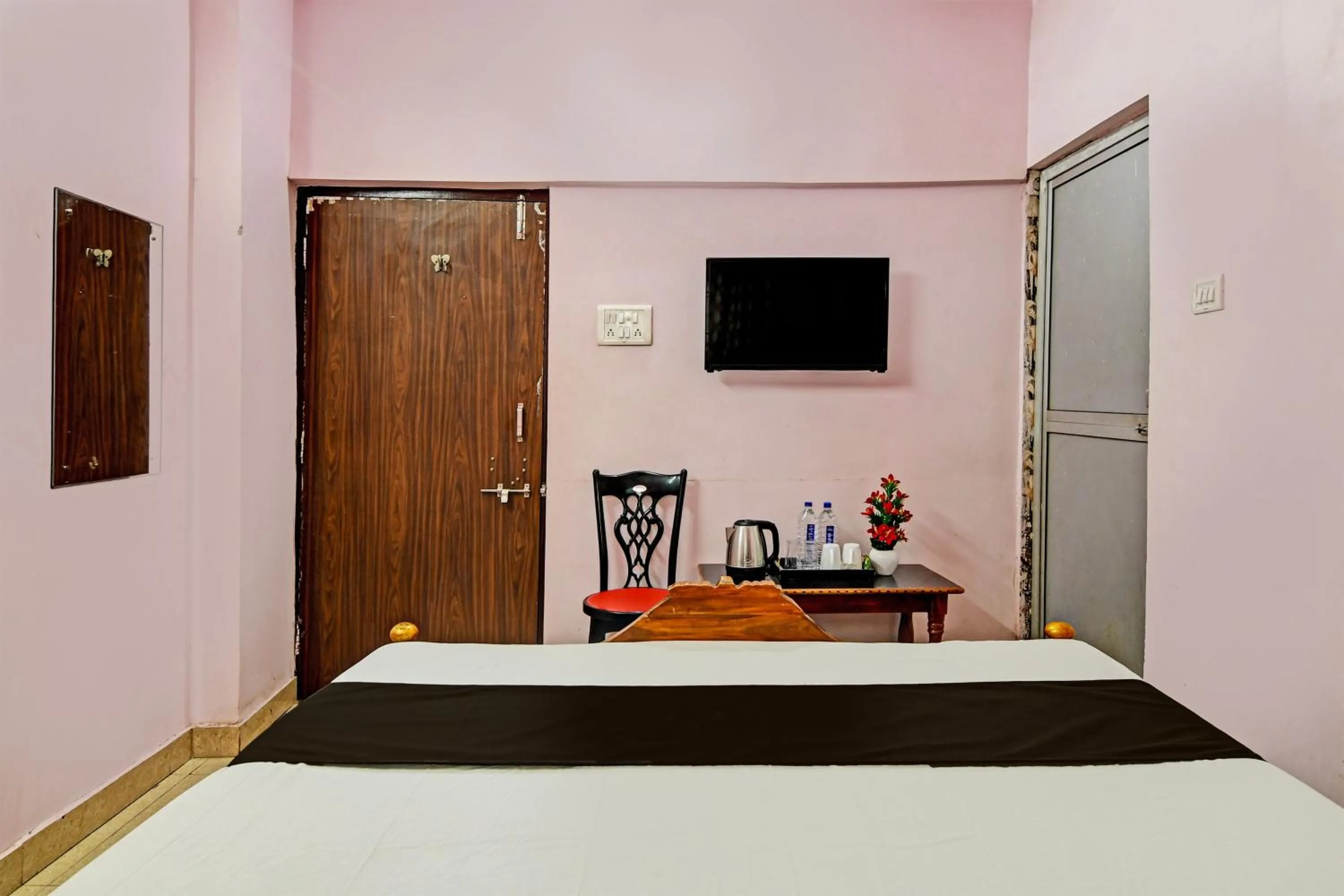 Bedroom, Bed in Hotel O Mahalaxmi lodge