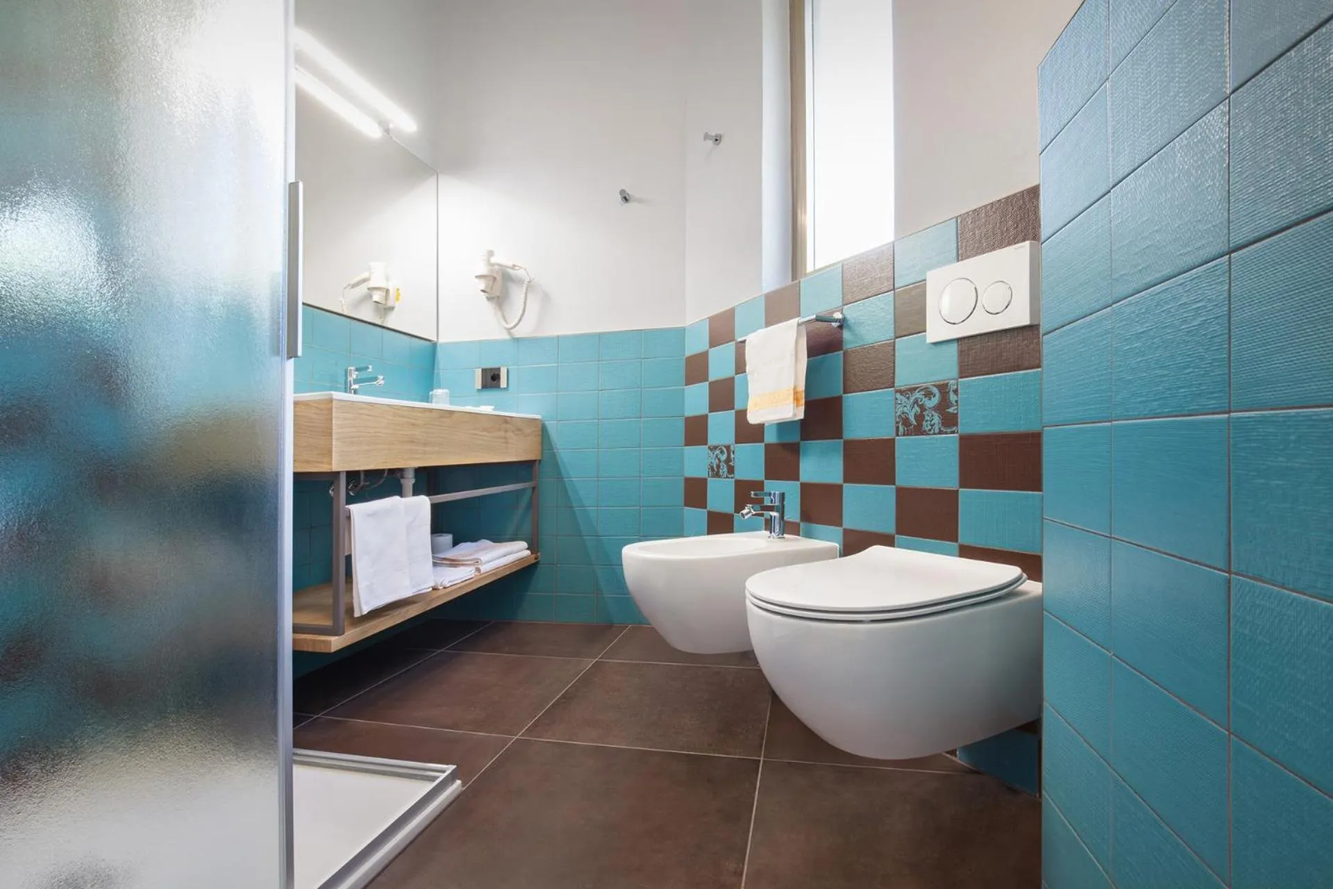 Toilet in Hotel Gabbiano - Garda Lake Collection