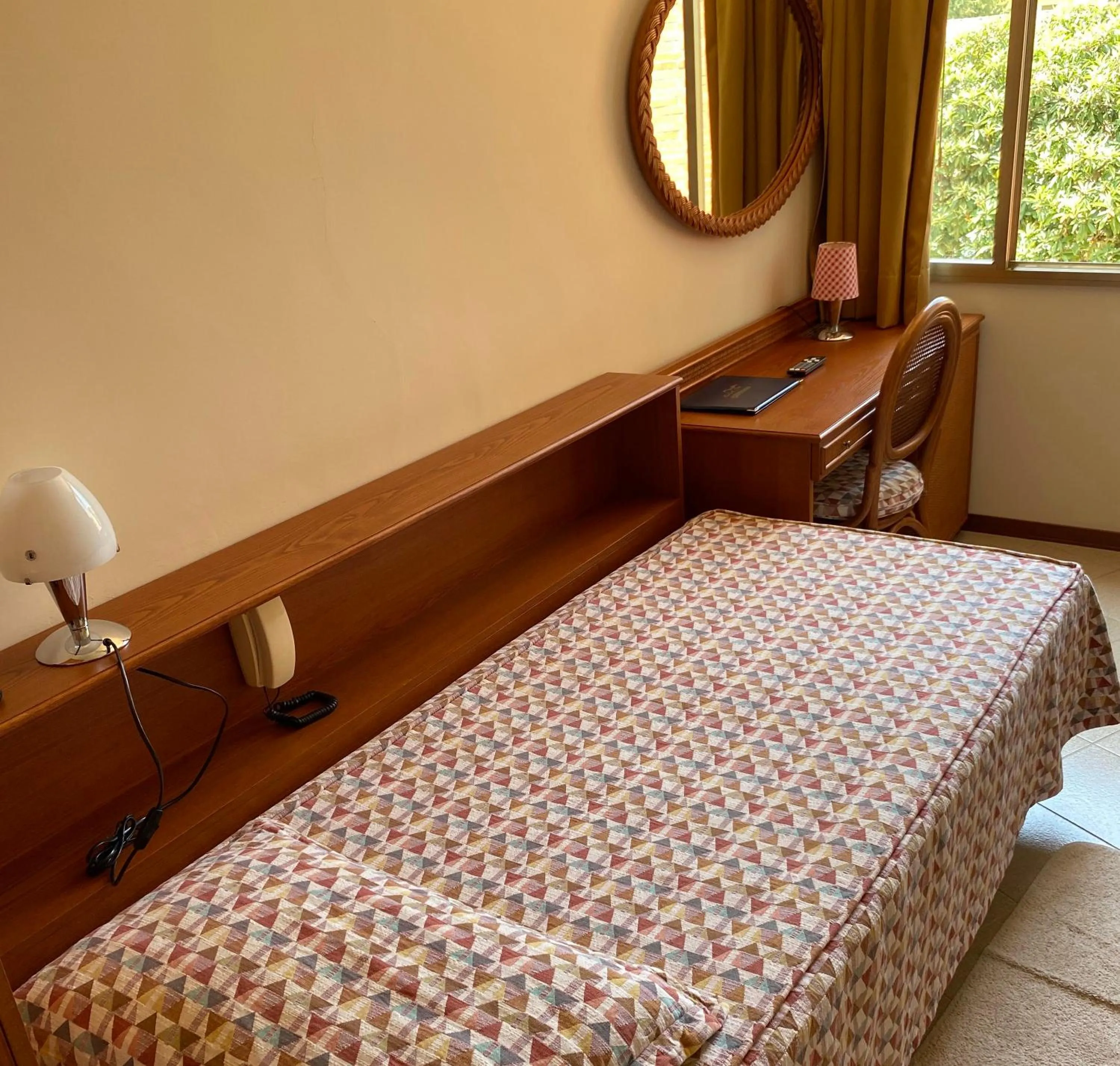 Bedroom, Bed in Hotel Gabbiano - Garda Lake Collection