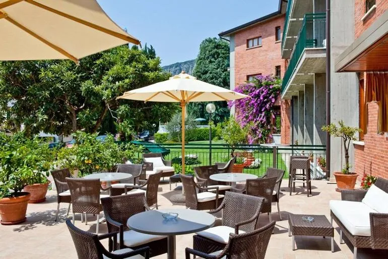 Solarium in Hotel Gabbiano - Garda Lake Collection