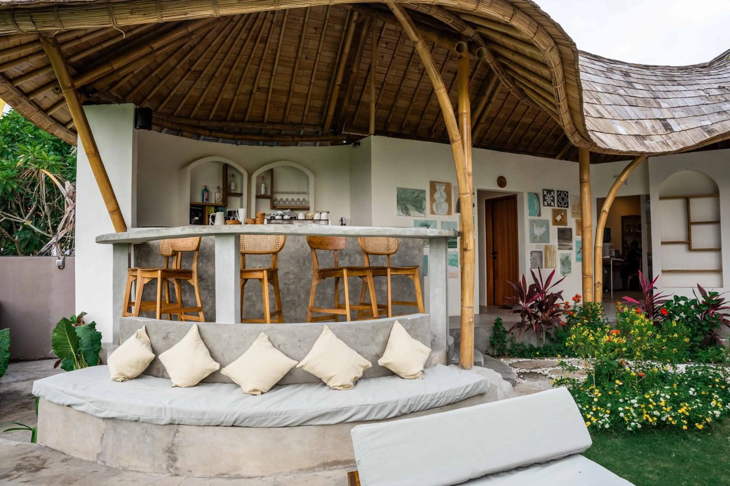 Restaurant/places to eat in Shanti Boutique Retreat