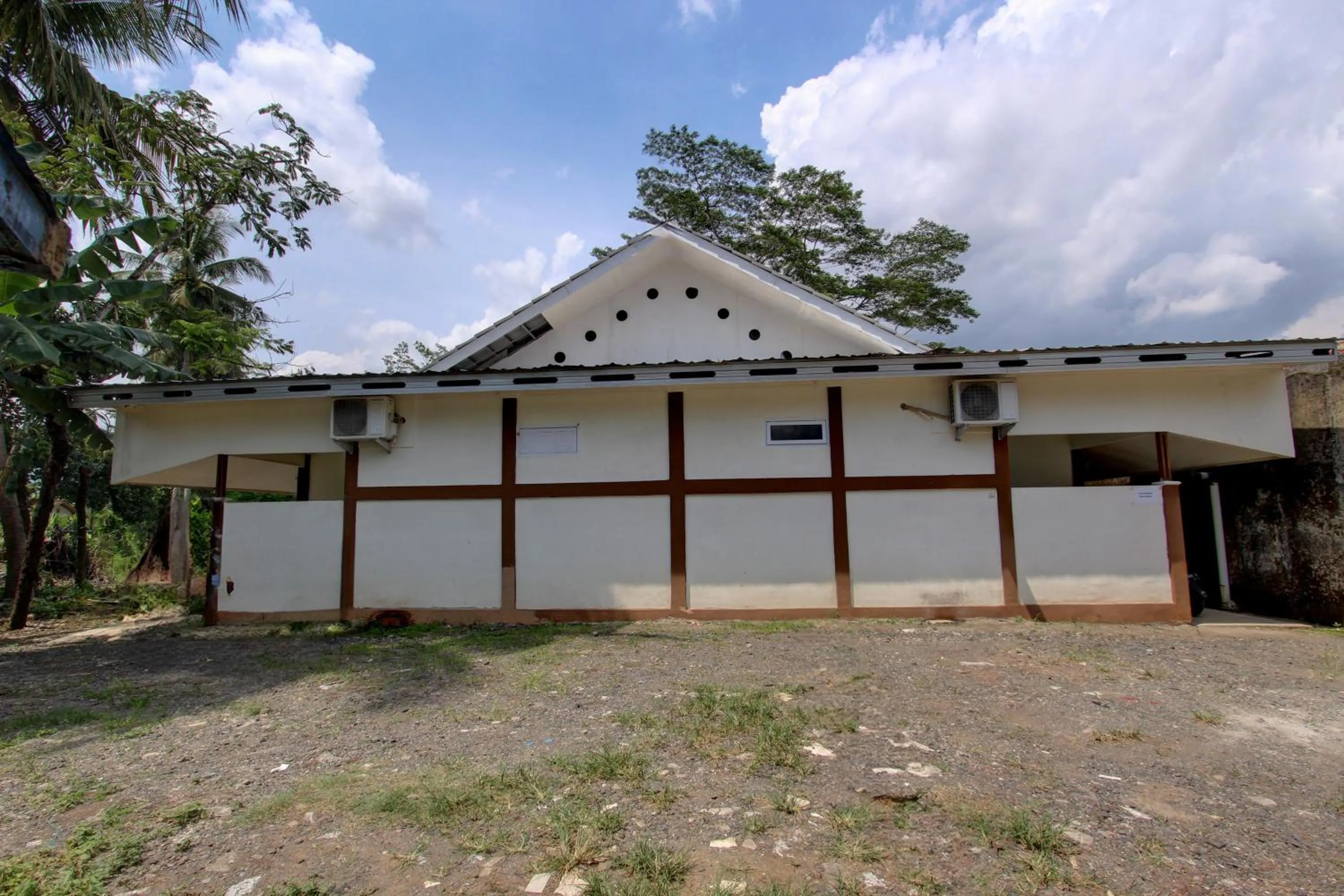 Facade/entrance in Hotel O Juan Kostel 2